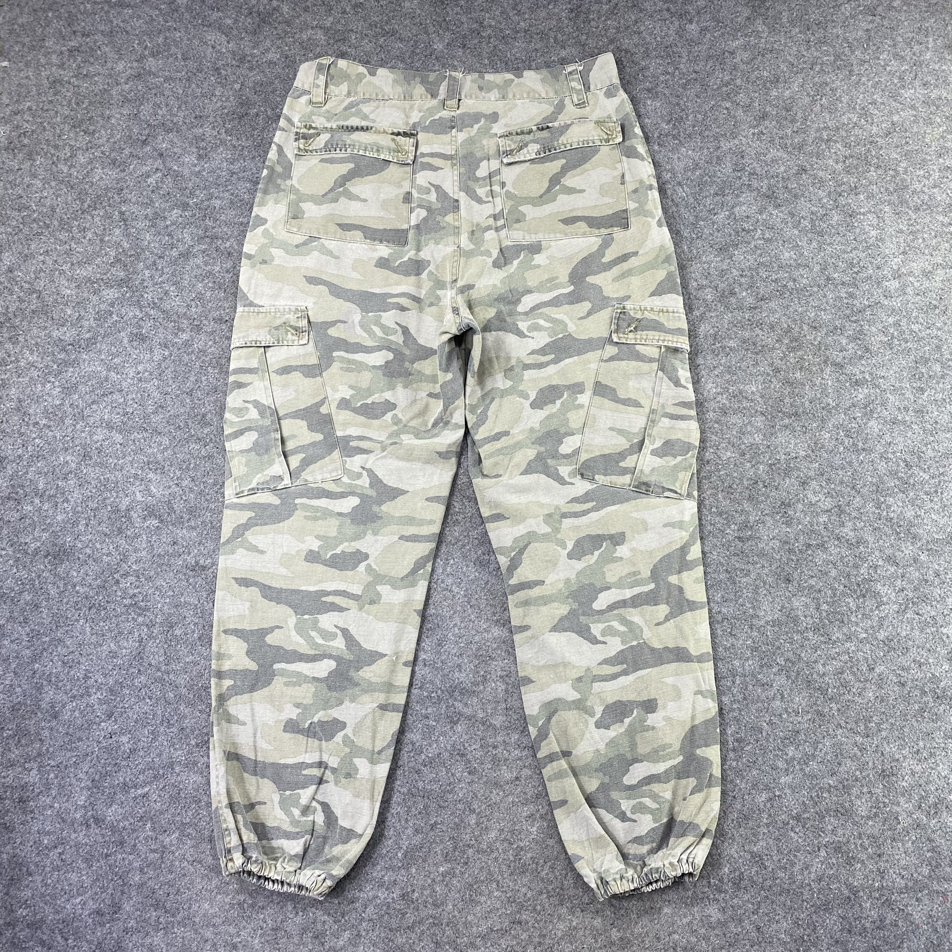 Japanese Brand × Vintage Vintage Military Camo Streetwear Cargo Pants-C016 Size US 32 / EU 48 - 2 Thumbnail