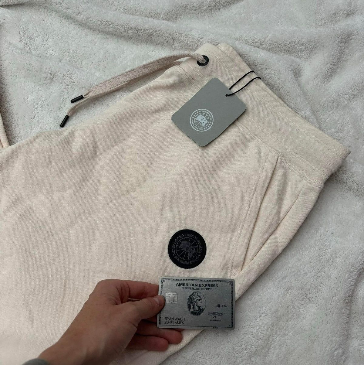 Canada Goose Canada Goose Cream/Black Label Sweatpants Size US 38 / EU 54 - 2 Thumbnail