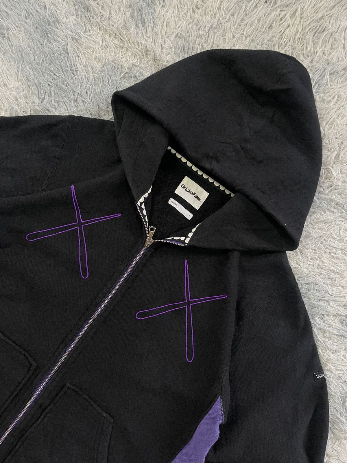 Original Fake Original Fake X KAWS X Invincible Hoodie (Limited Edition) Size US L / EU 52-54 / 3 - 2 Thumbnail