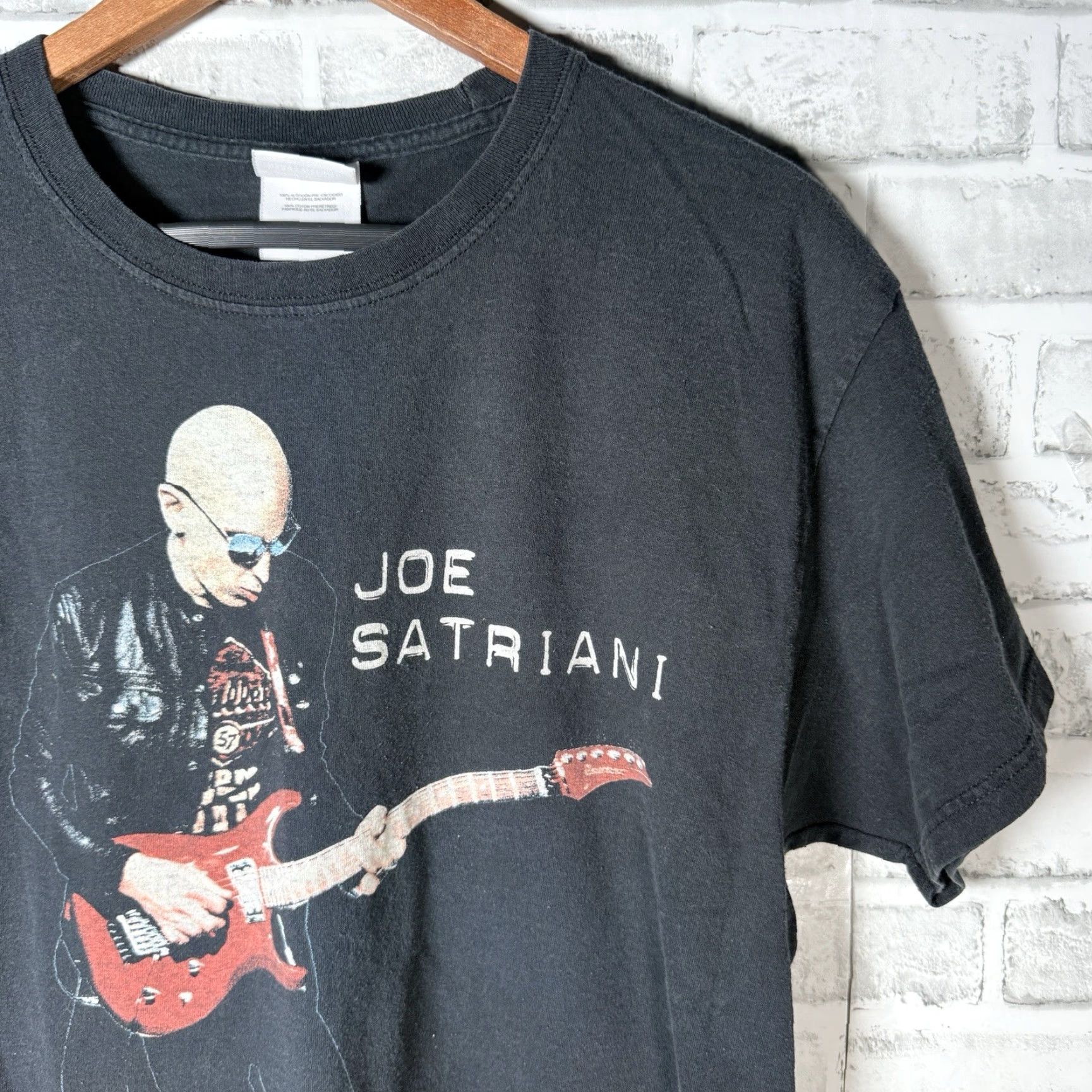 Vintage Joe Satriani Wormhole Tour Black Graphic Tee Mens Size L Size US L / EU 52-54 / 3 - 2 Thumbnail