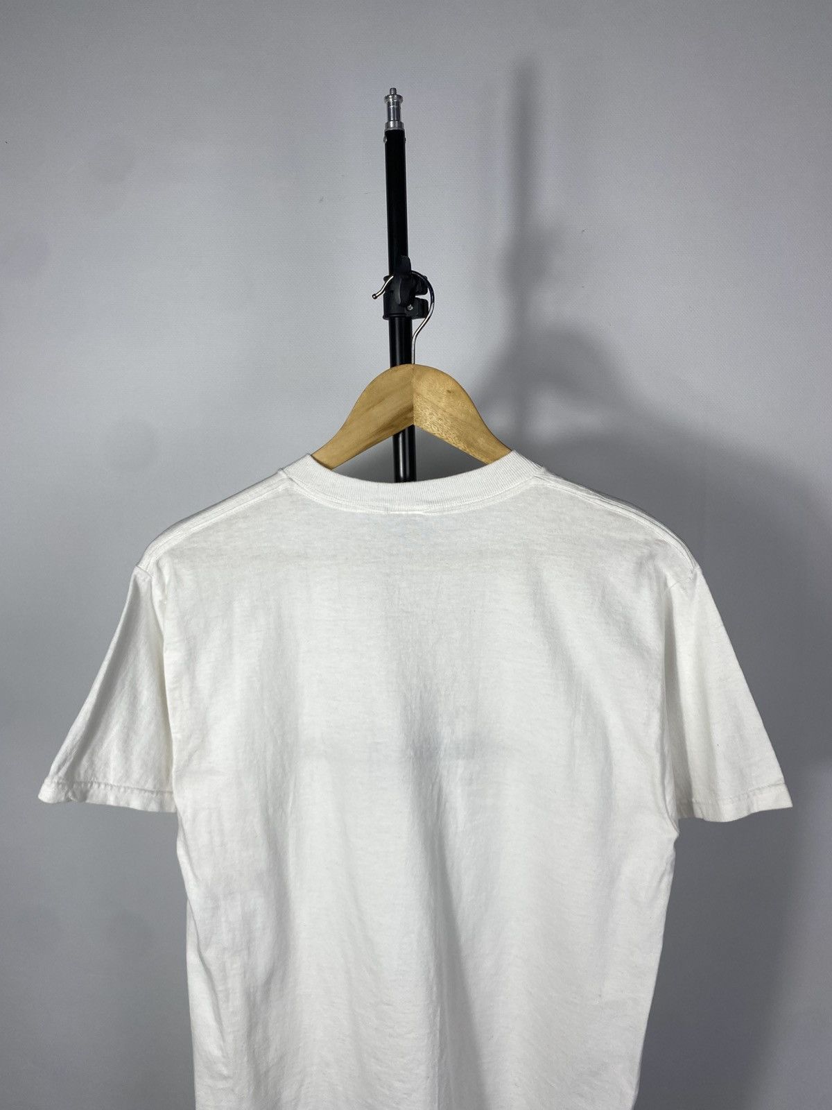 Vintage Vintage 90s Big Logo Santa Monica, CA USA Tee Shirt Size US S / EU 44-46 / 1 - 9 Thumbnail