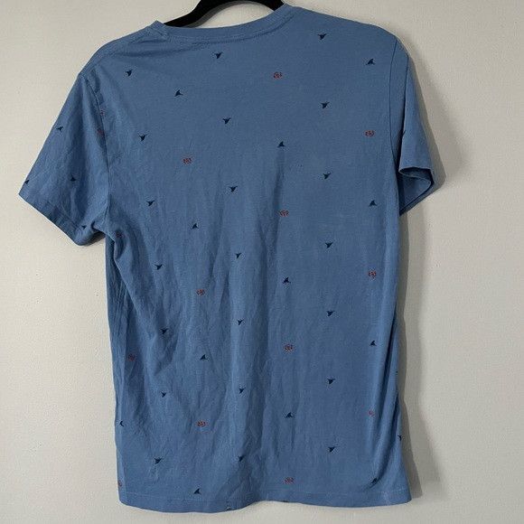 Old Navy Old Navy blue whale dolphin print t-shirt scoop size S Size US S / EU 44-46 / 1 - 2 Thumbnail
