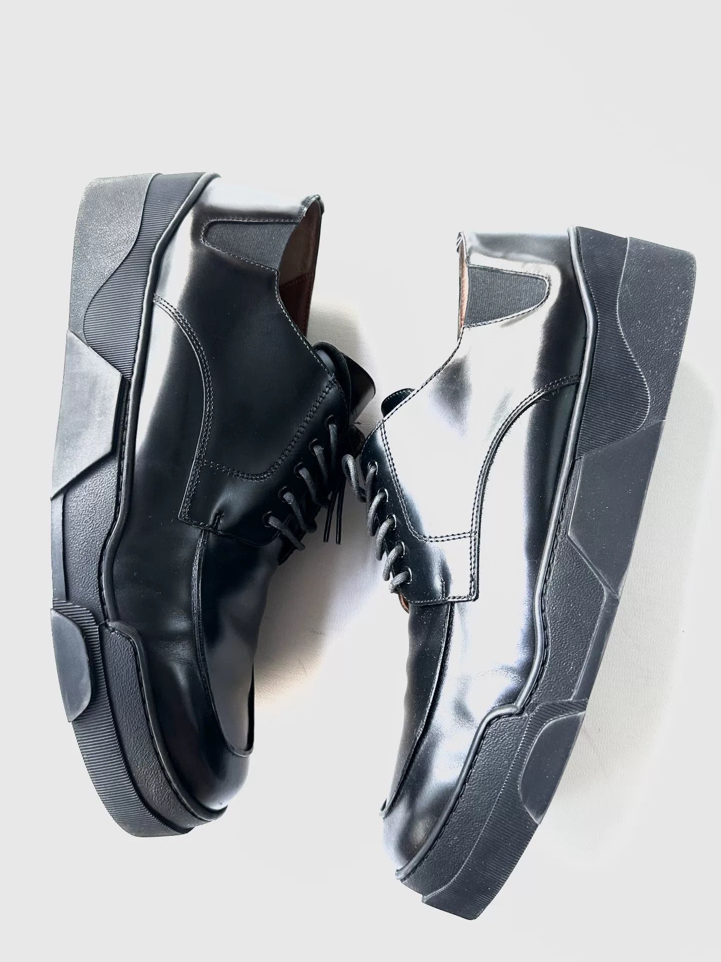 Givenchy Givenchy Men's Runway Sneakers Size US 11 / EU 44 - 1 Thumbnail