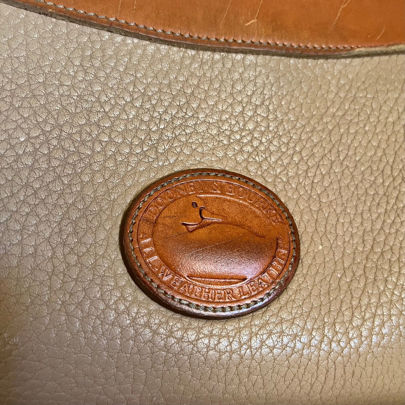 Dooney & Bourke × Vintage Vintage Dooney & Bourke Taupe AWL Classic Zip Top Bag #R19 Size ONE SIZE - 10 Thumbnail