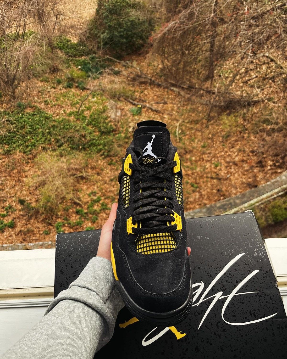Jordan Brand Jordan 4 thunder Size US 12.5 / EU 45-46 - 4 Thumbnail
