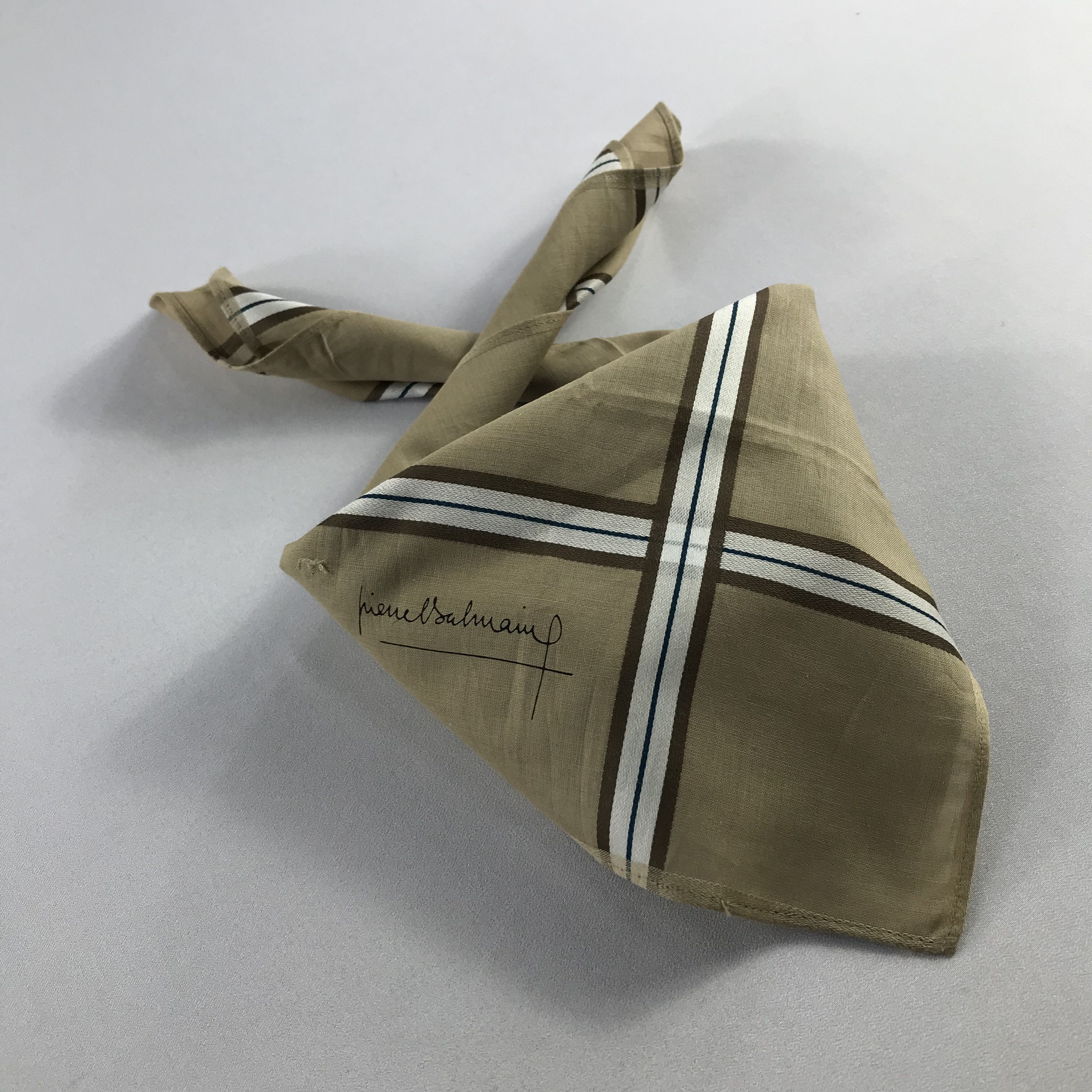Pierre Balmain Pierre Balmain Handkerchief / Bandana / Neckerchief C804 Size ONE SIZE - 2 Thumbnail