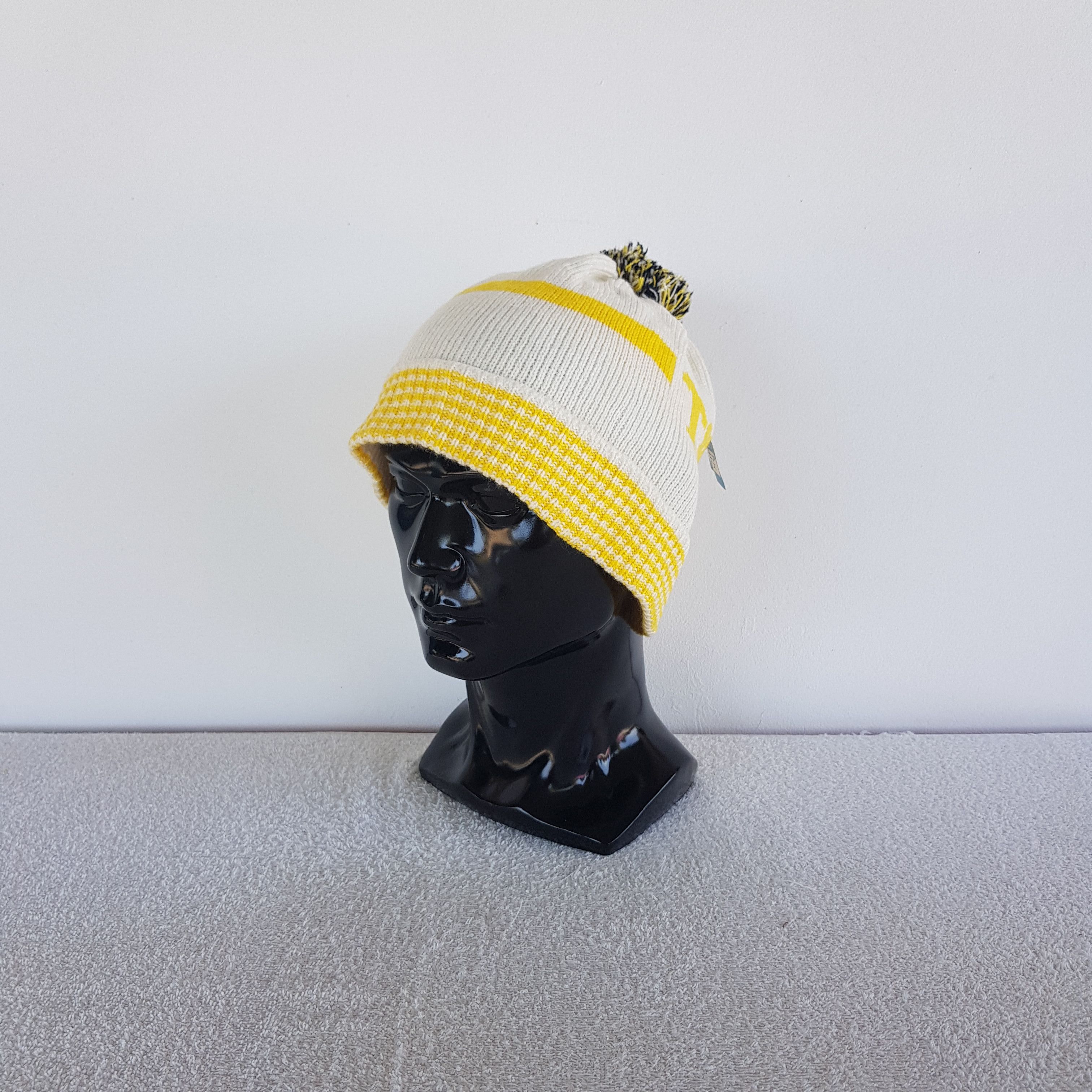 Japanese Brand Vintage T&C Beanie Surfwear Snow Ski Caps Hats Size ONE SIZE - 1 Thumbnail