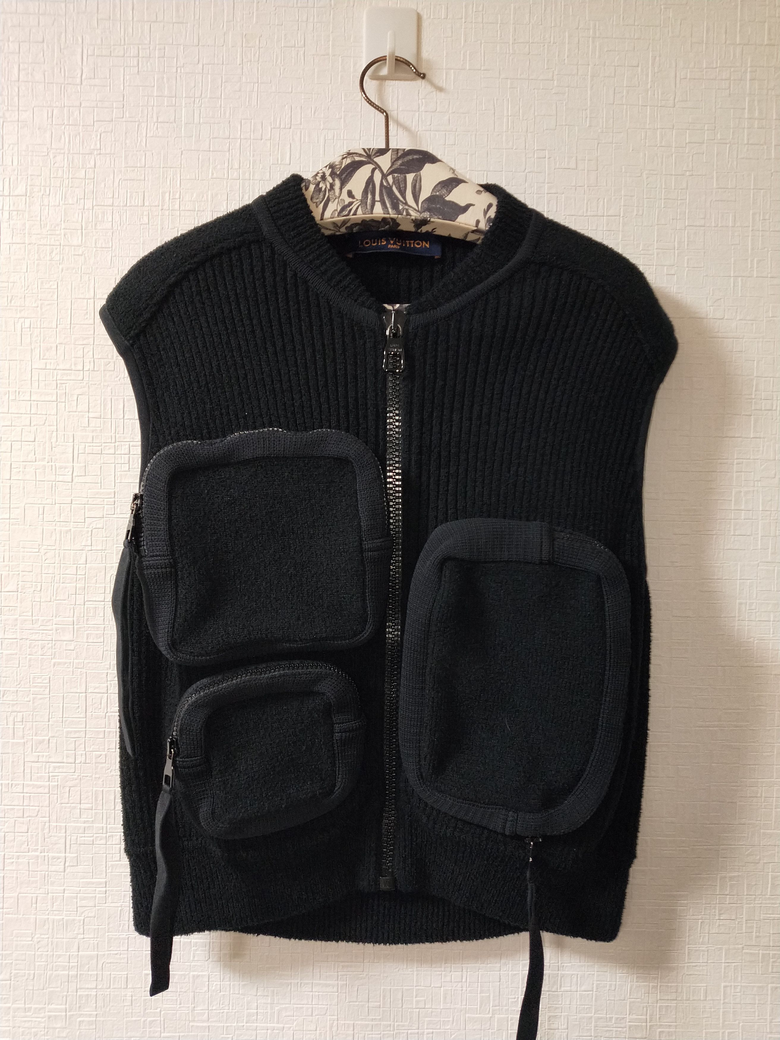 Louis Vuitton 3D Pocket Utility Gilet Size US M / EU 48-50 / 2 - 1 Thumbnail