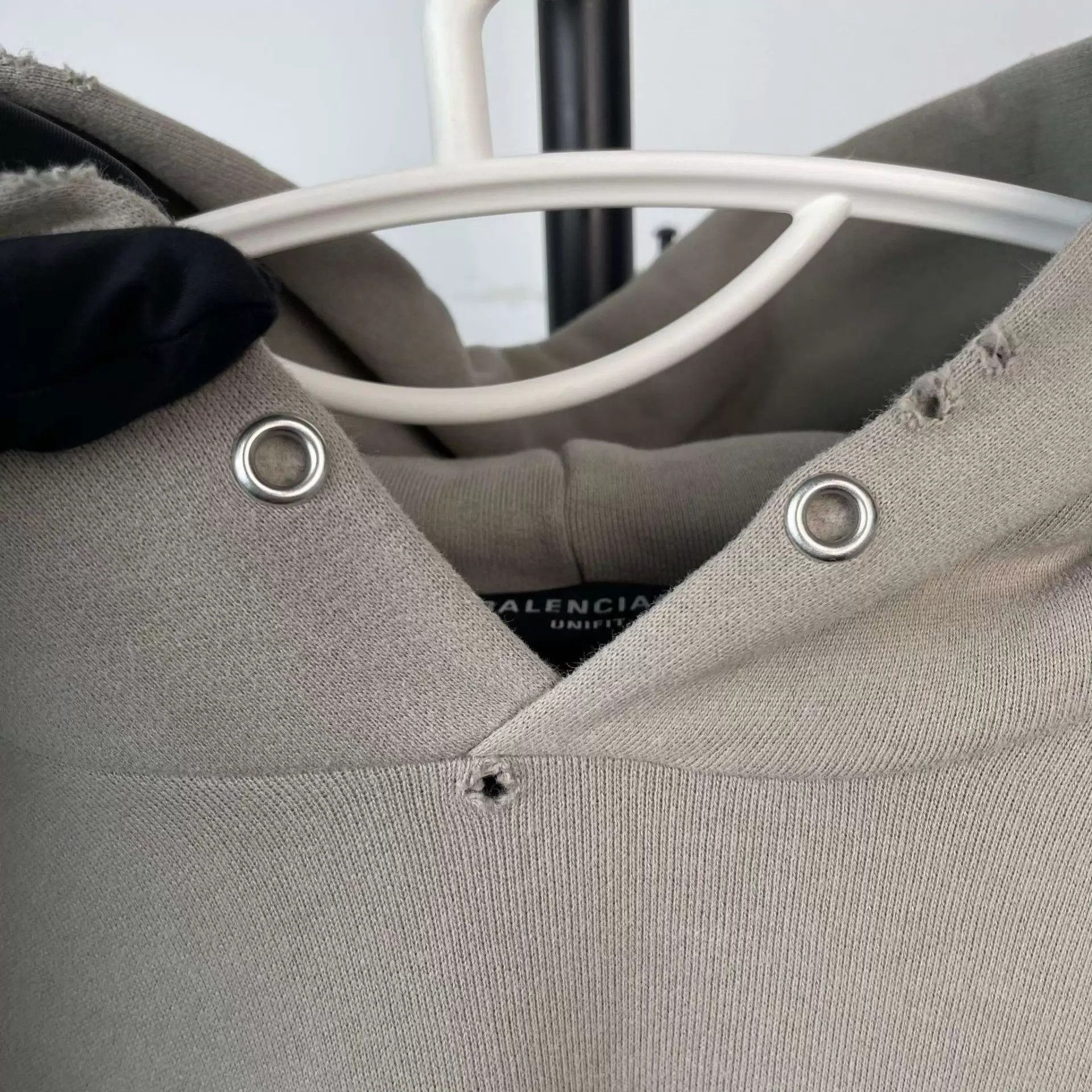 Balenciaga Balenciaga 95 New Cotton Distressed Hoodie XS Gray Size XS / US 0-2 / IT 36-38 - 3 Thumbnail