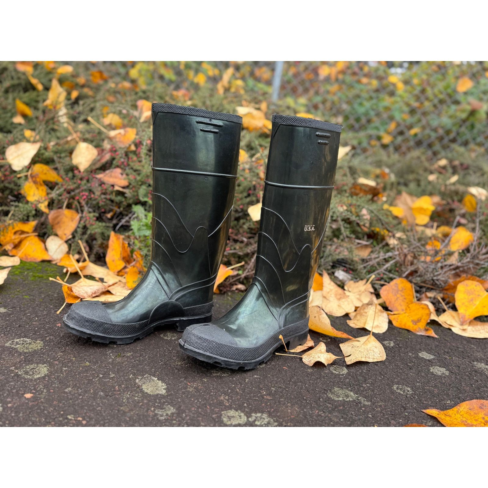 Vintage USA Made Vintage Rubber Boots size men's 8 Size US 8 / EU 41 - 1 Thumbnail