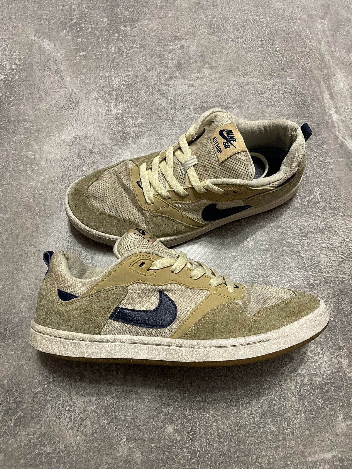 Nike SB Alleyoop Club Gold Navy 42