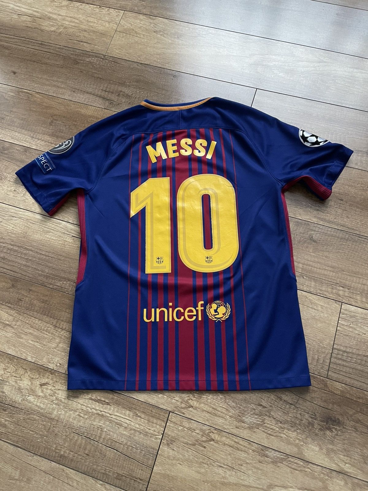 Nike 2017/2018 Nike FC Barcelona Messi Soccer Jersey T-Shirt Size US M / EU 48-50 / 2 - 2 Thumbnail