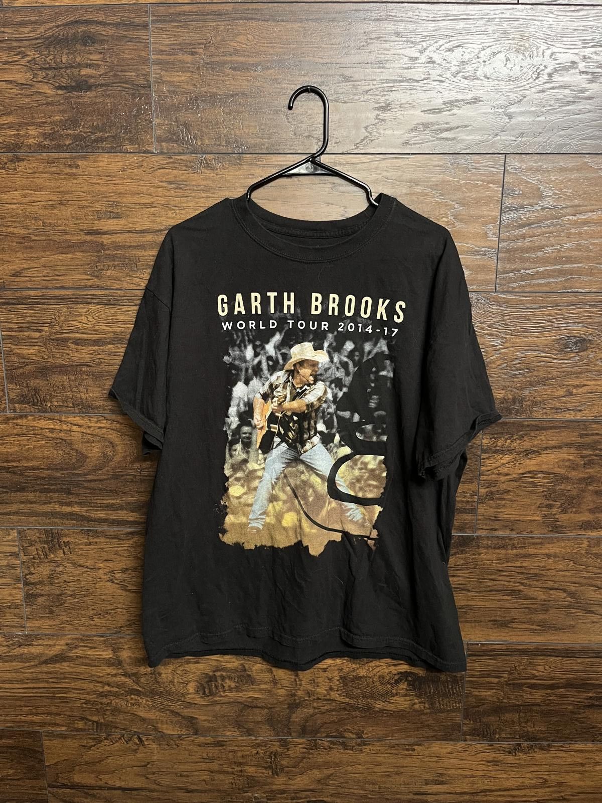 Designer Garth Brooks T-shirt - World Tour 2014-17 Shirt XL Size US XL / EU 56 / 4 - 1 Thumbnail