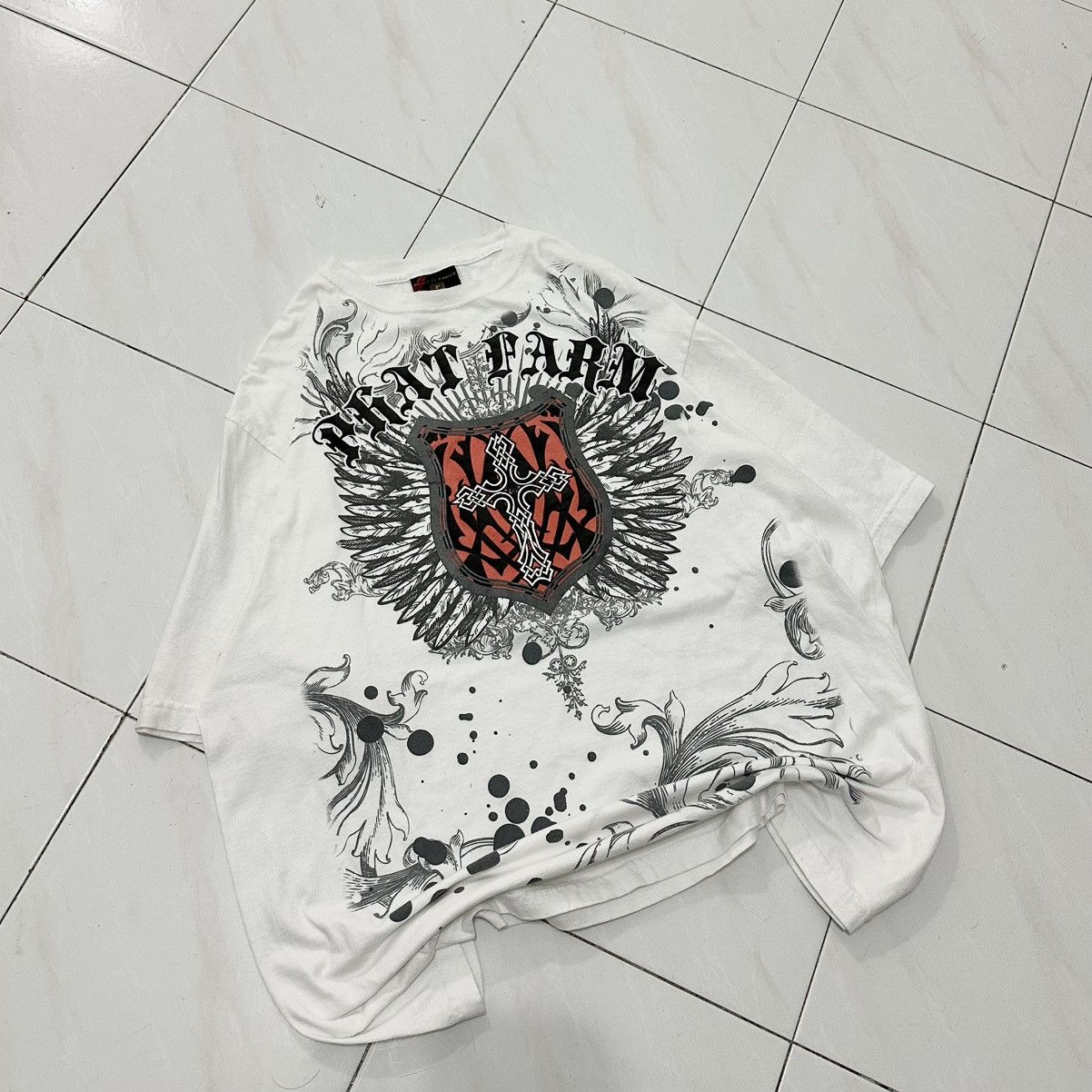Phat Farm Phat Farm Vintage Y2K Tribal Cross Tee Size US XXL / EU 58 / 5 - 3 Thumbnail
