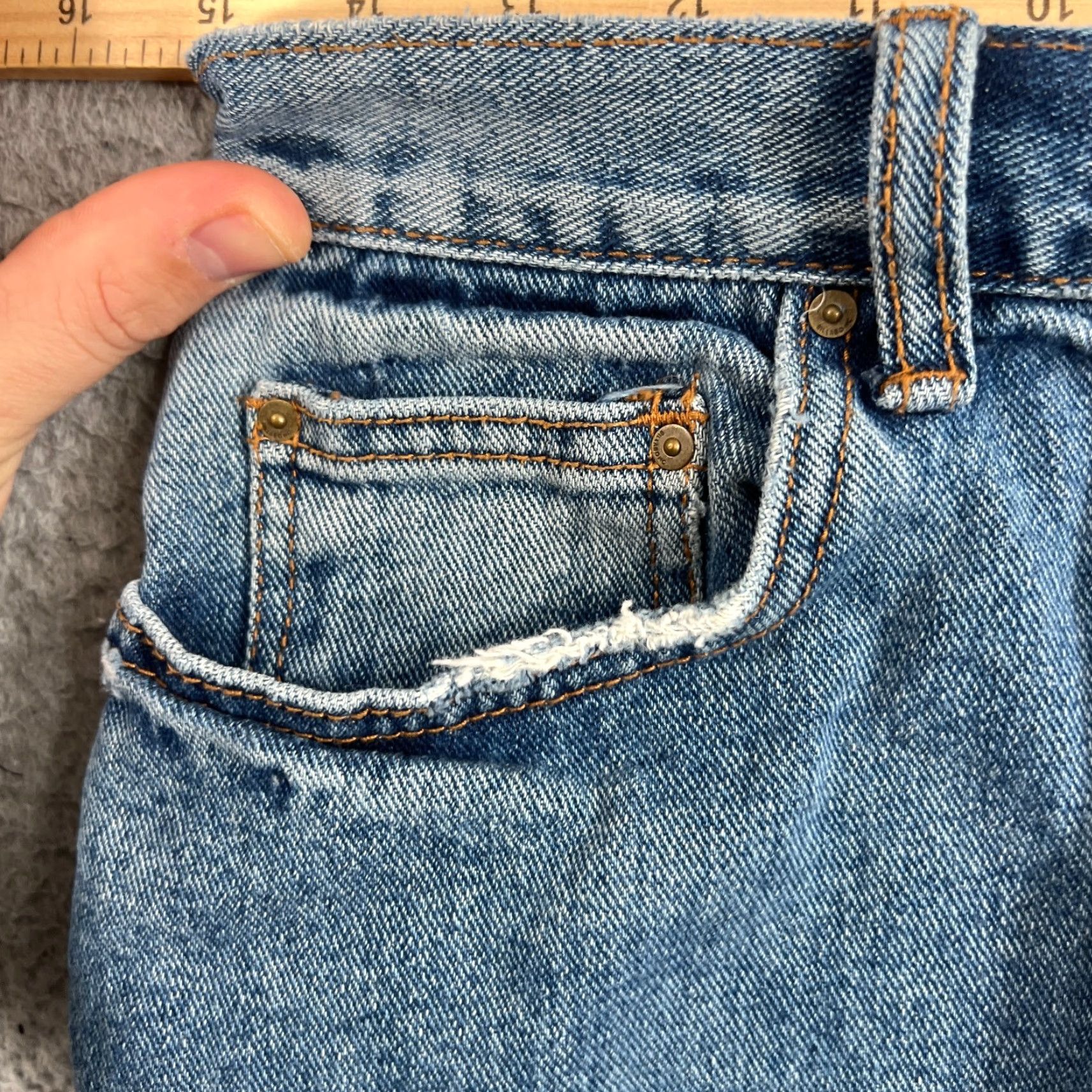 Billabong Billabong Women's Denim Cuffed High Waisted Shorts Size 28 Straight Leg Casual Blue 5-Pocket Womens Button Logo Vintage: No Size 29" - 5 Thumbnail