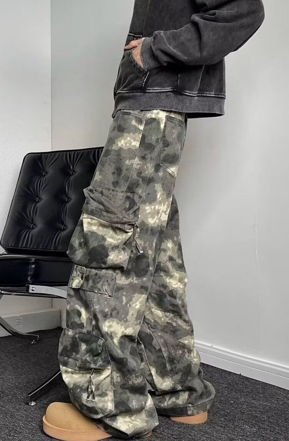 Japanese Brand Camo Multi Pocket Baggy Wide Leg Pants Size US 31 - 2 Thumbnail