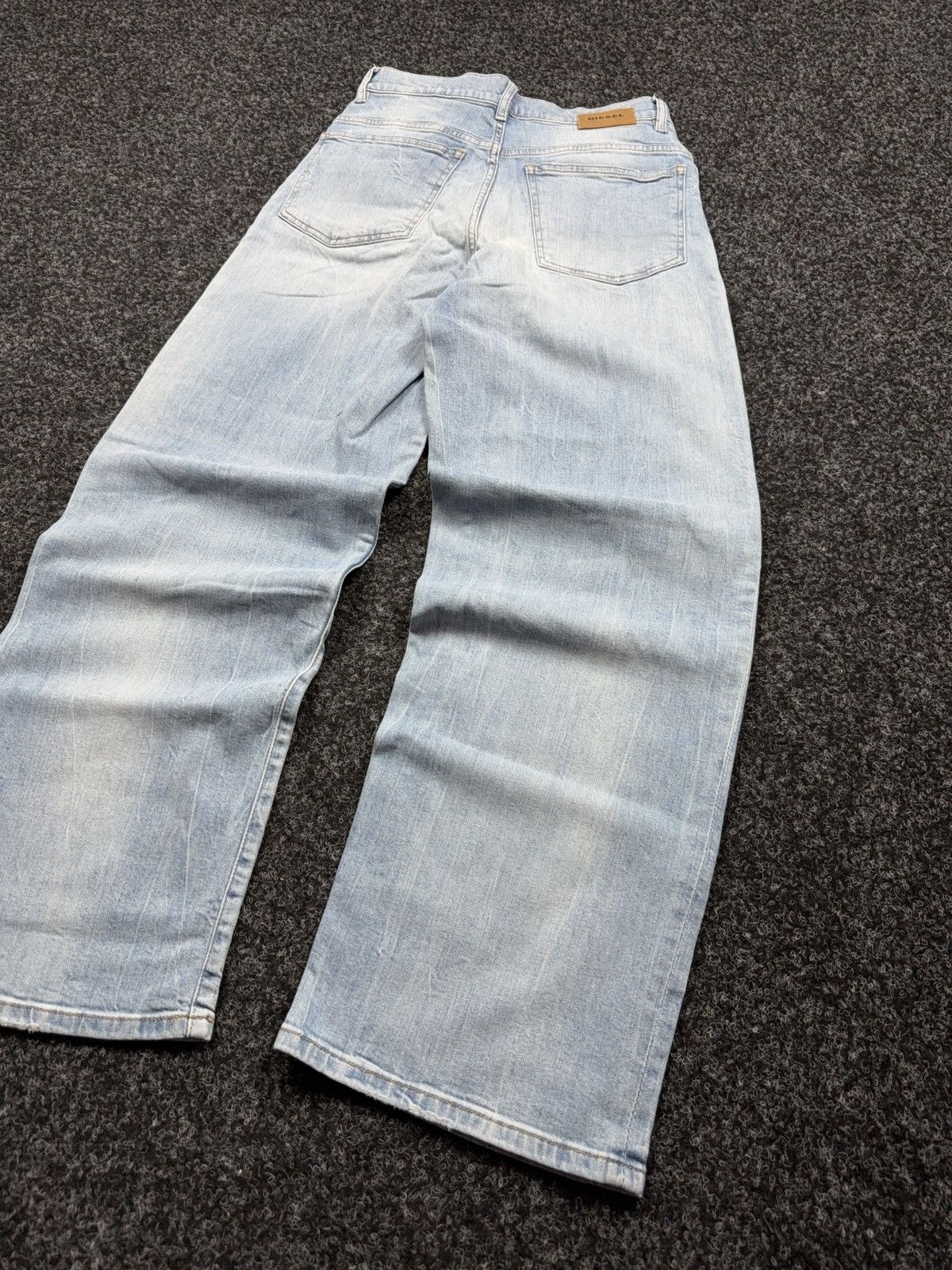 Diesel Luxury 00s Diesel Industry Widee Light Wash Y2K Denim Jeans Size 26" / US 2 / IT 38 - 13 Thumbnail