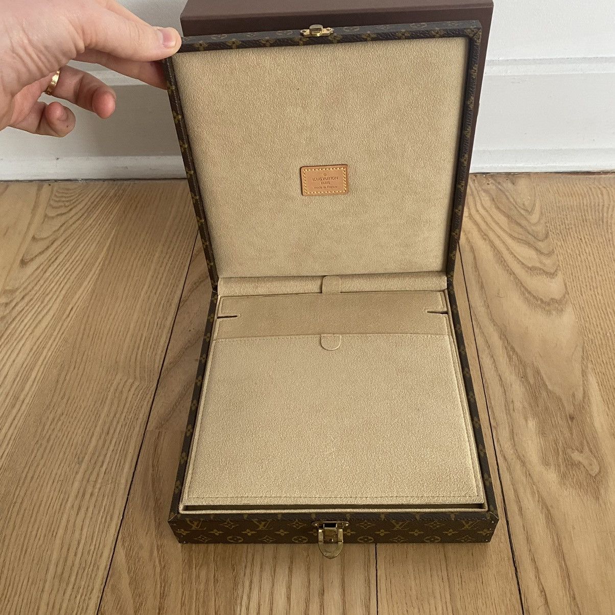 Louis Vuitton Louis Vuitton Jewelry Trunk Case Box Luggage Monogram Decor Size ONE SIZE - 11 Thumbnail