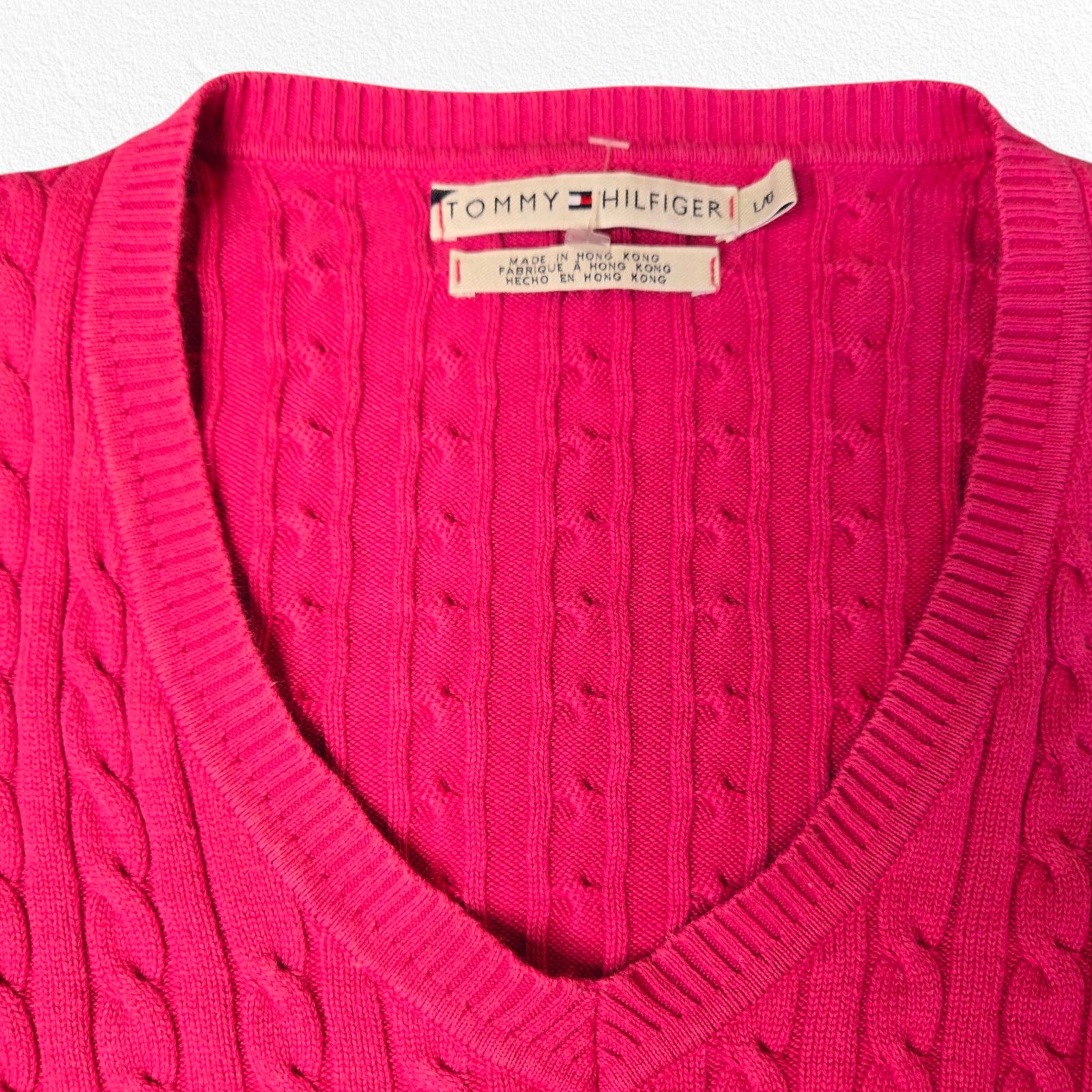 Tommy Hilfiger Y2K Tommy Hilfiger Hot Pink Cable Knit Sweater Size Large Size L / US 10 / IT 46 - 3 Thumbnail