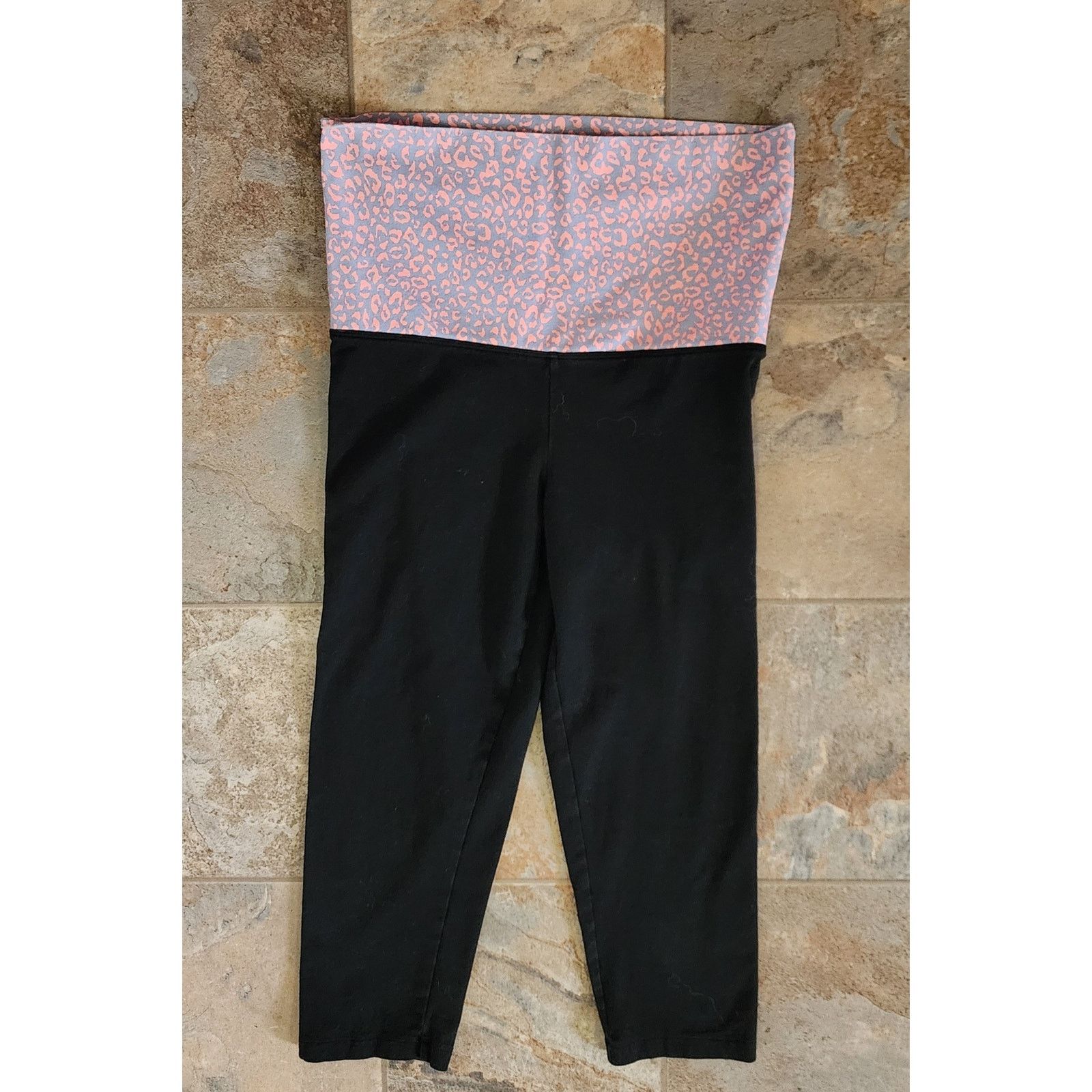 Victoria's Secret Pink Victoria Secret Yoga embellished pants, XS leggings Size 28" / US 6 / IT 42 - 4 Thumbnail