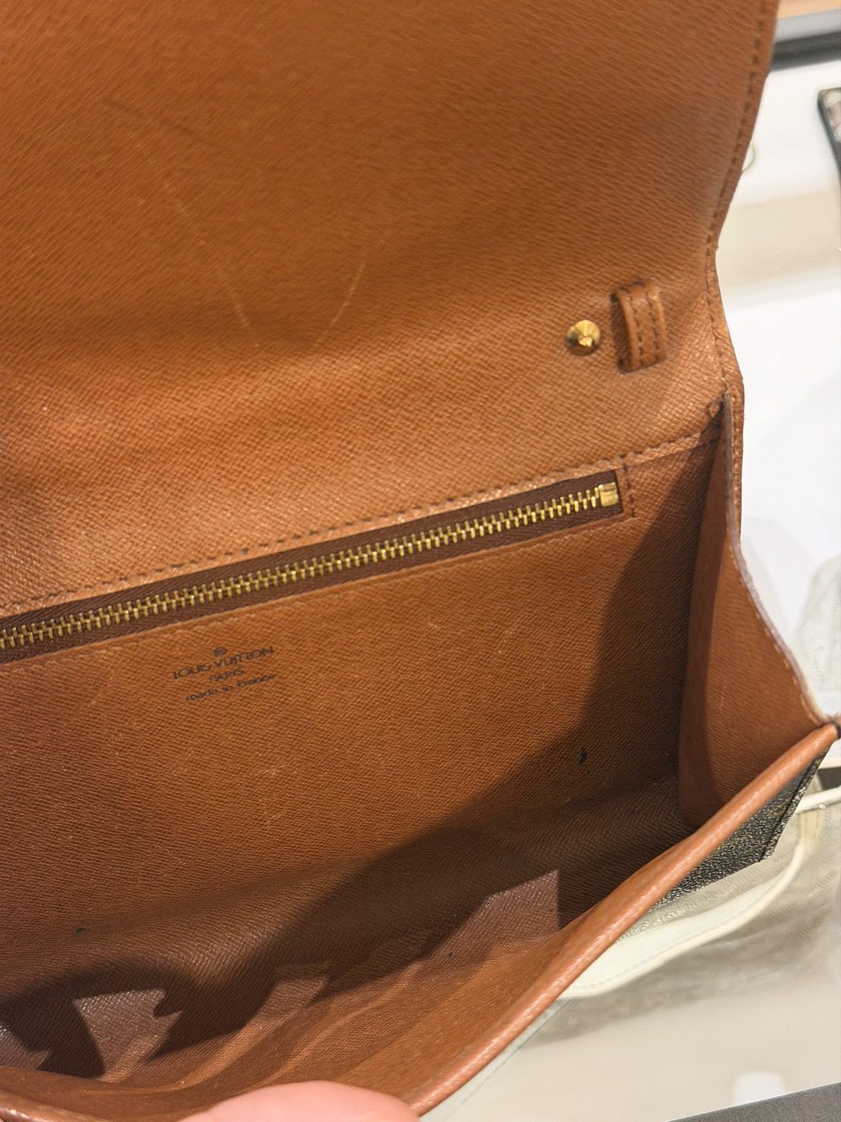 Louis Vuitton Louis Vuitton Monogram Bordeaux Shoulder Bag Size ONE SIZE - 9 Thumbnail