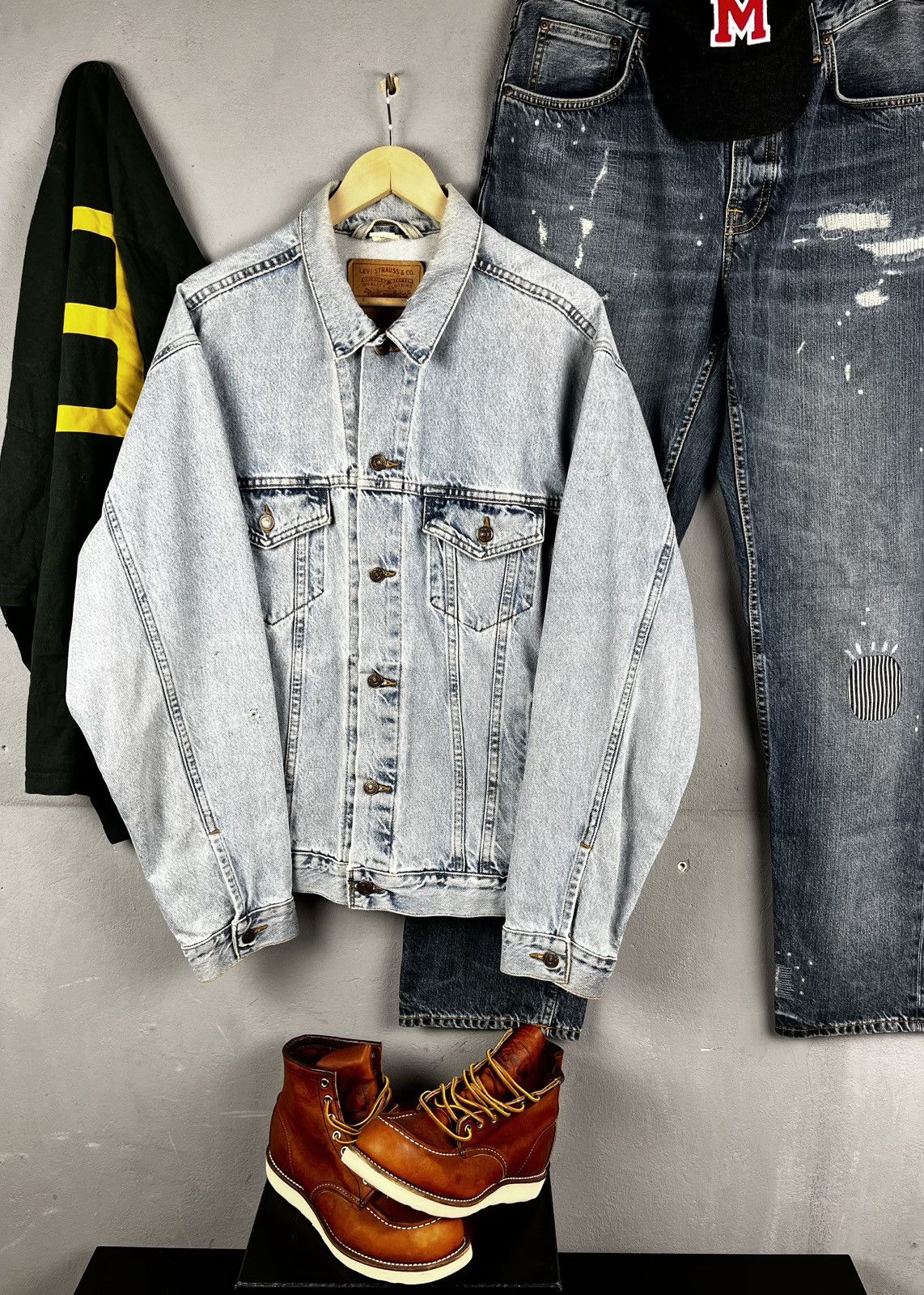 Levi's Levis distressed denim jacket vintage Size US L / EU 52-54 / 3 - 1 Thumbnail