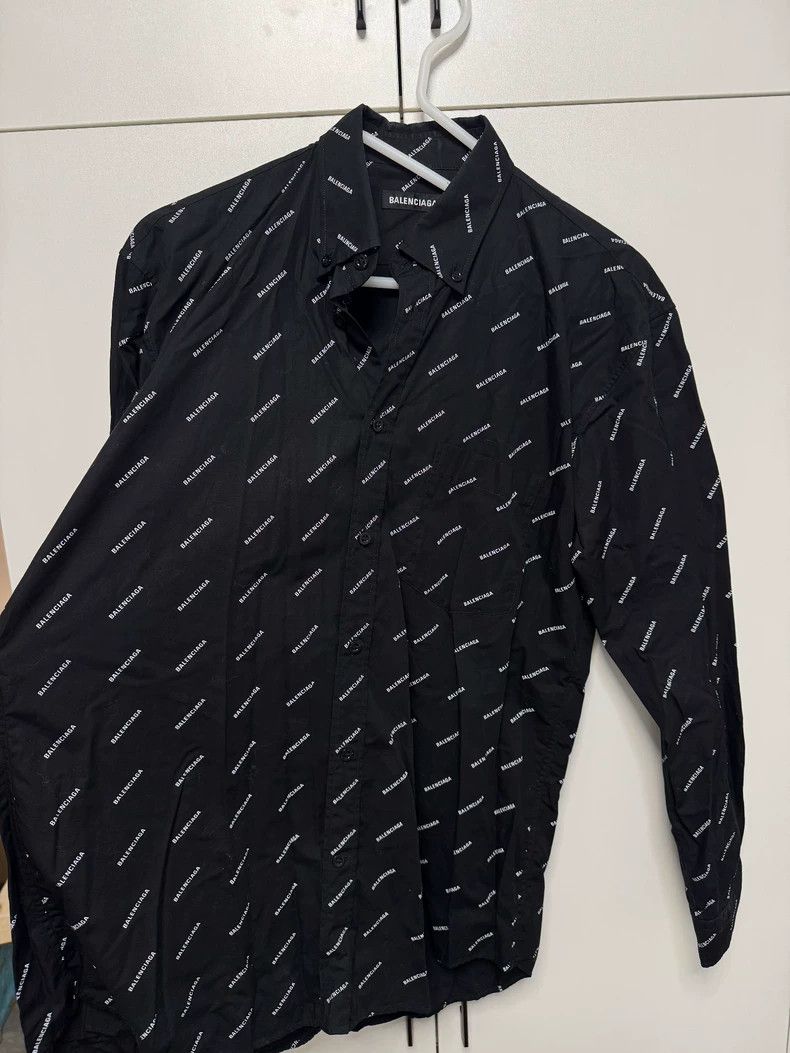 Balenciaga Balenciaga size 37 Letter loho shirt Size US M / EU 48-50 / 2 - 1 Thumbnail
