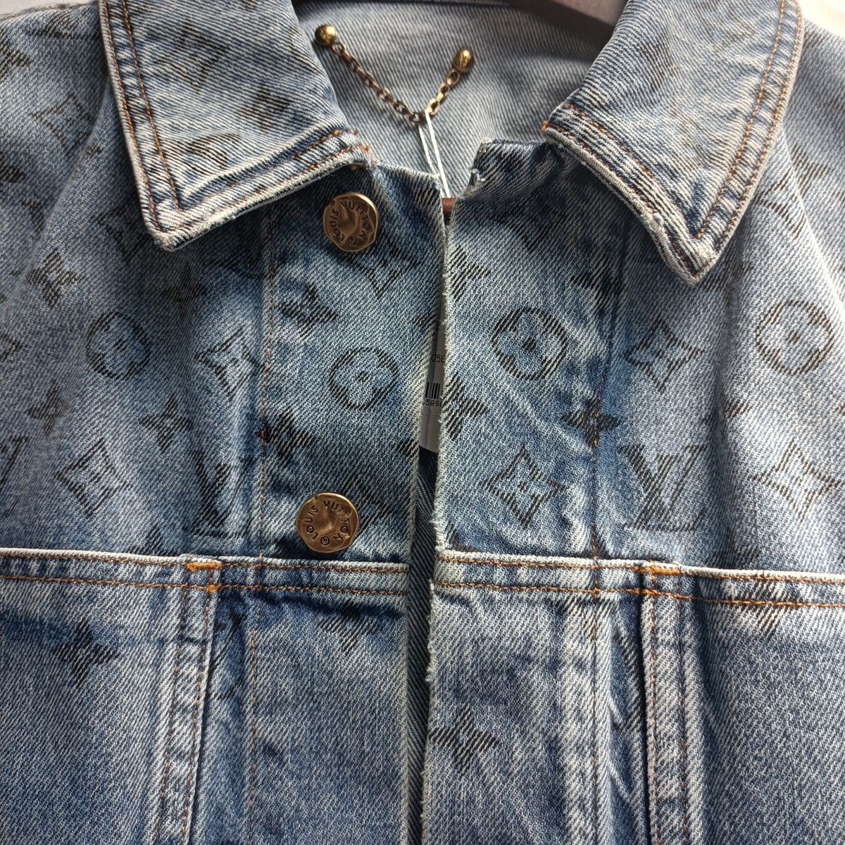 Louis Vuitton Louis Vuitton LV blue logo vintage lapel denim jacket Size US S / EU 44-46 / 1 - 8 Thumbnail