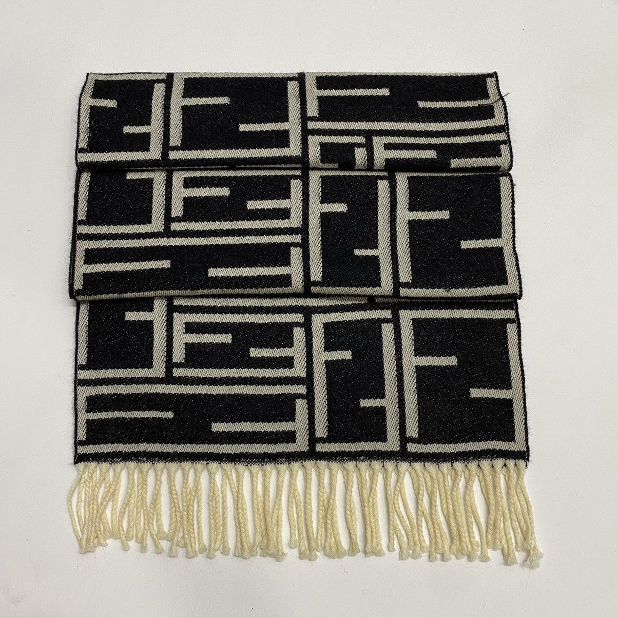 Fendi FENDI FF SCARF MUFFLER LUX040 Size ONE SIZE - 7 Thumbnail