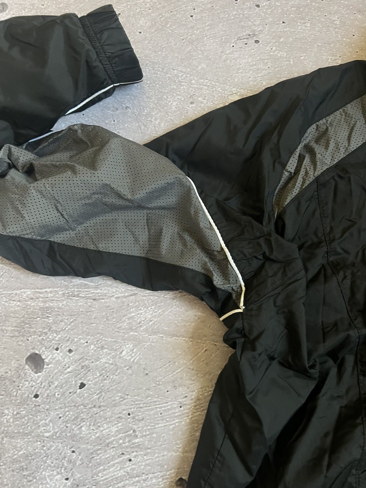 Nike Nike Sportswear 90S Retro Windbreaker Nylon M Size US M / EU 48-50 / 2 - 11 Thumbnail