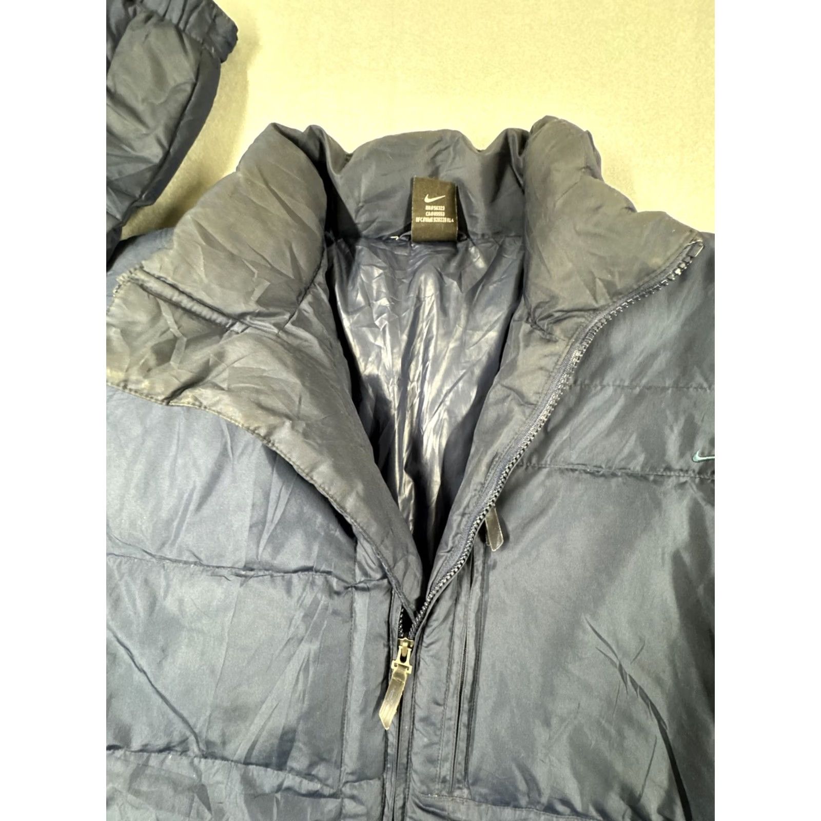 Nike Nike Jacket Mens L Blue Mid weight Puffer Full Zip Size Size US L / EU 52-54 / 3 - 3 Thumbnail