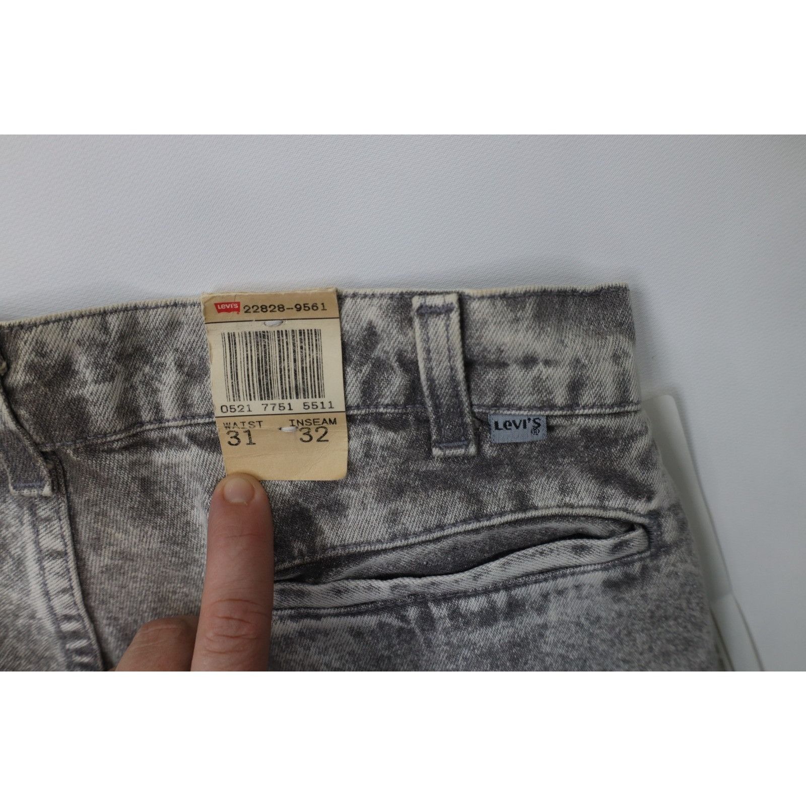 Levi's Deadstock Vintage 80s Levis Whitewashed Acid Wash Jeans Size US 31 - 15 Thumbnail