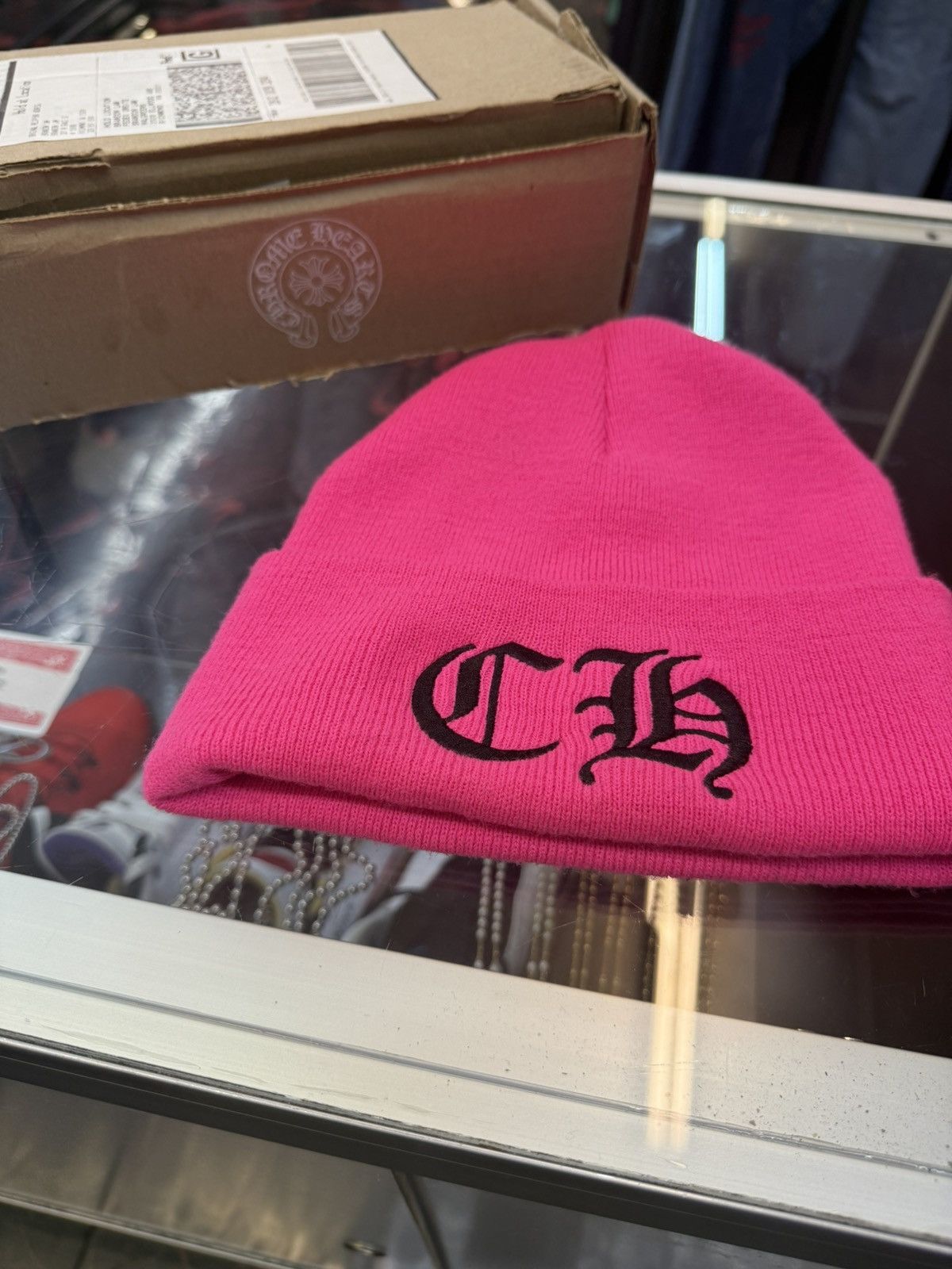 Chrome Heart Pink Gradient Beanie with a head circumference of 57cm Chrome Hearts Purple & Red Triple Cross Embroidered Beanie  main image 2