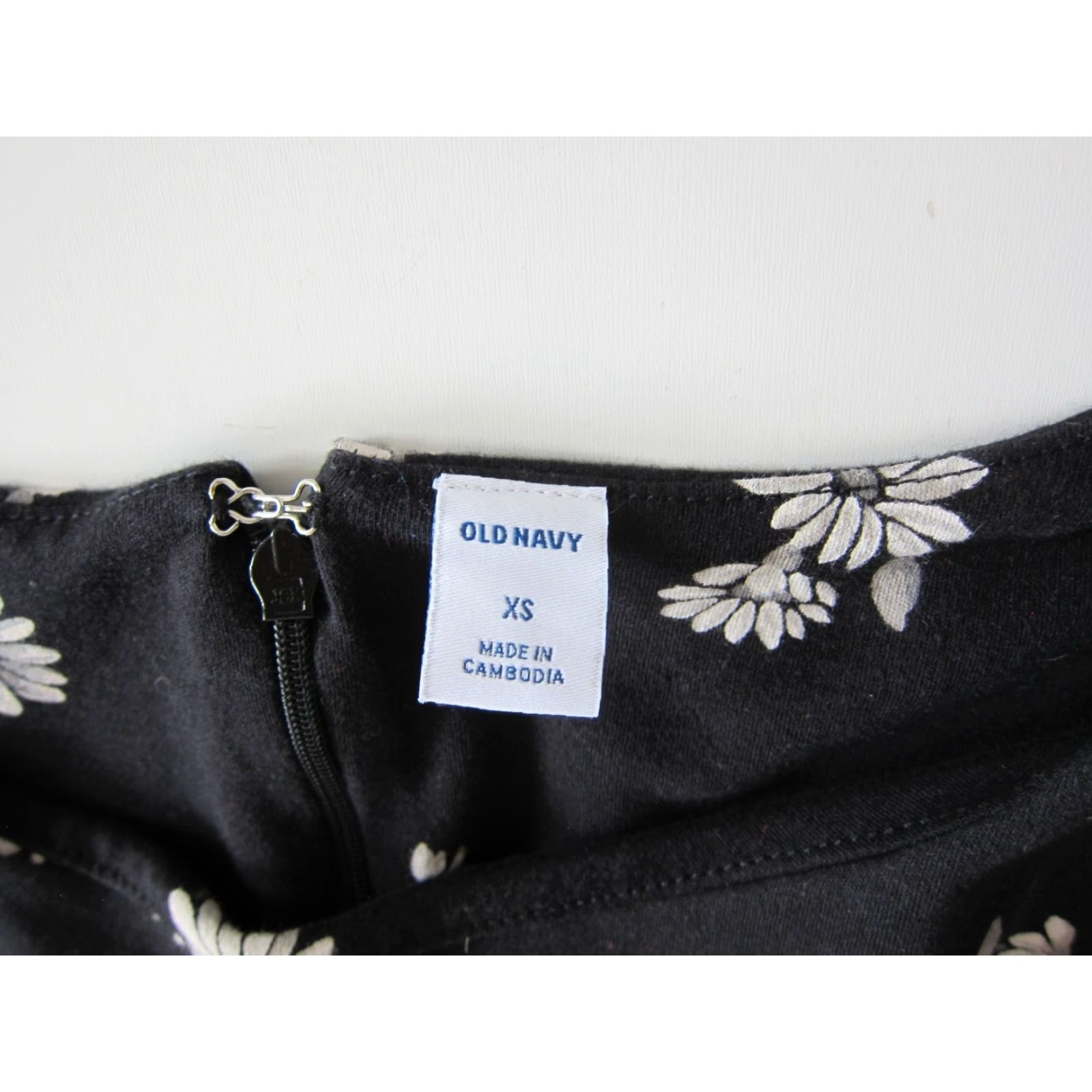 Old Navy Old Navy Black White Floral Cotton Stretch High Neck 3/4 Sleeve Empire Dress XS Size XS / US 0-2 / IT 36-38 - 4 Thumbnail