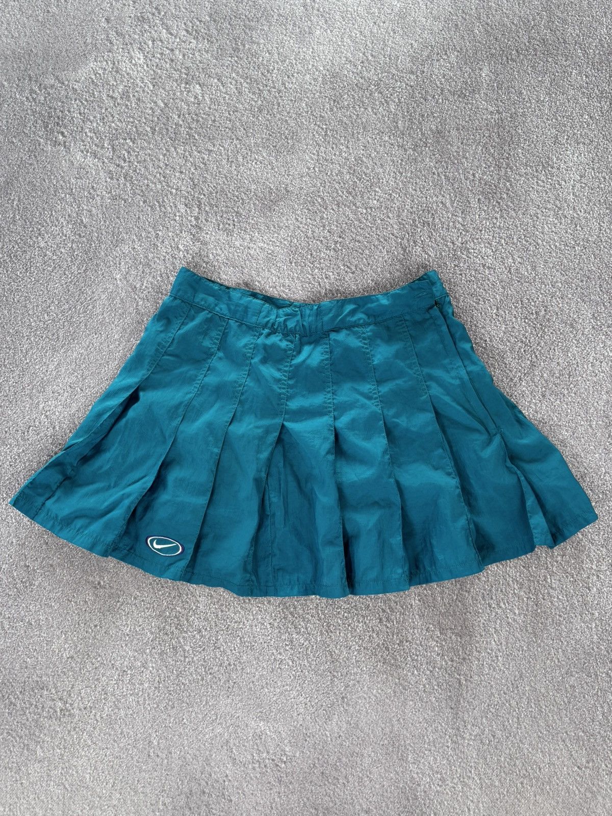 Nike Nike Streetwear Y2K Mini Tennis Skirt Size 36" / US 14 / IT 50 - 1 Thumbnail