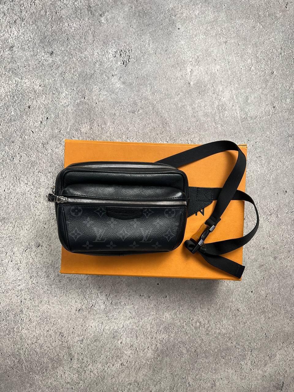 Louis Vuitton Louis Vuitton Outdoor Bumbag Size ONE SIZE - 1 Thumbnail