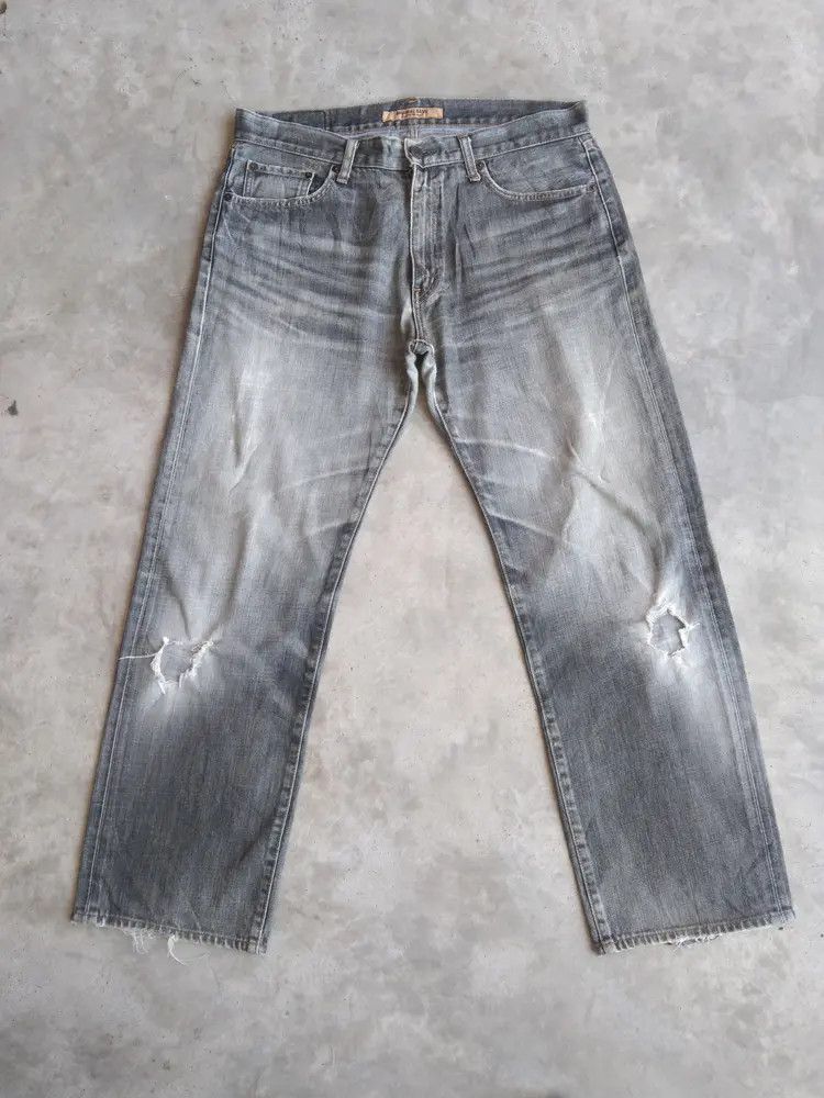 Japanese Brand Vintage S-003 Uniqlo Distressed Jeans 34x30 Size US 34 / EU 50 - 1 Thumbnail