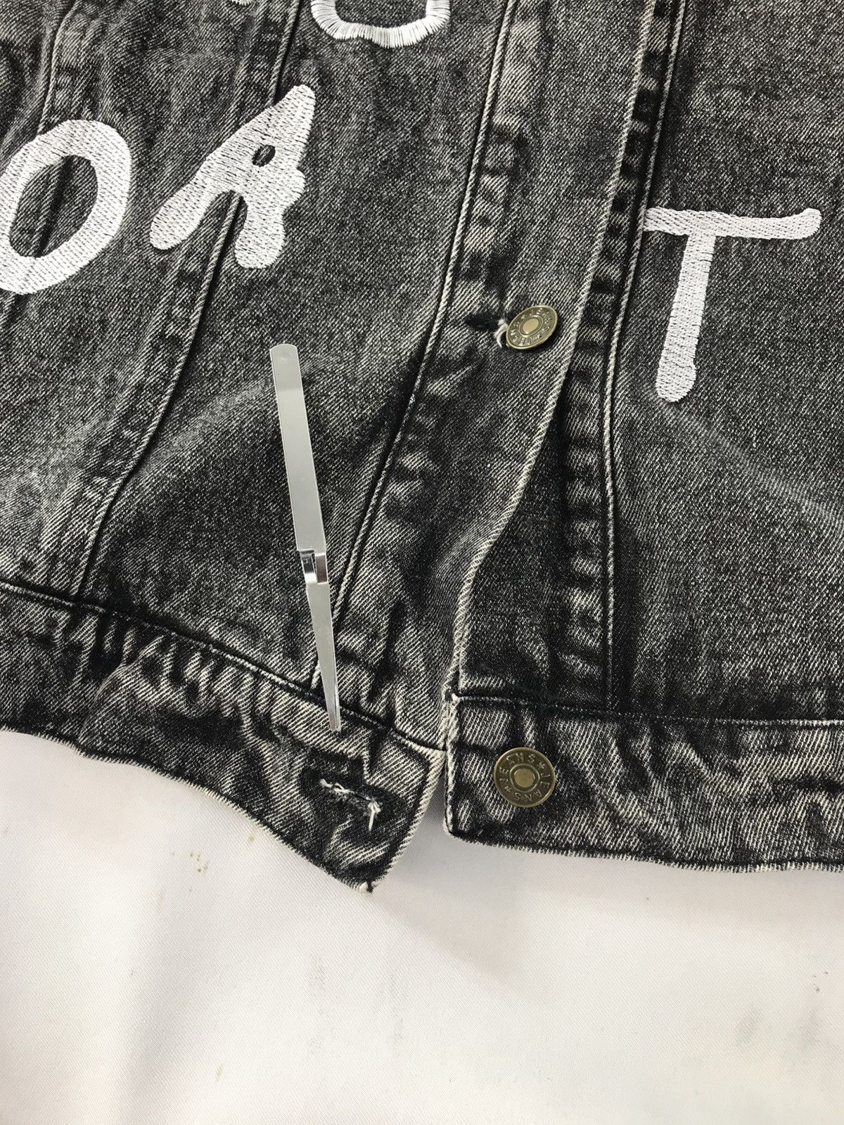 Japanese Brand Black Denim Jacket Trucker Street Art Style Printed Size US XL / EU 56 / 4 - 17 Thumbnail