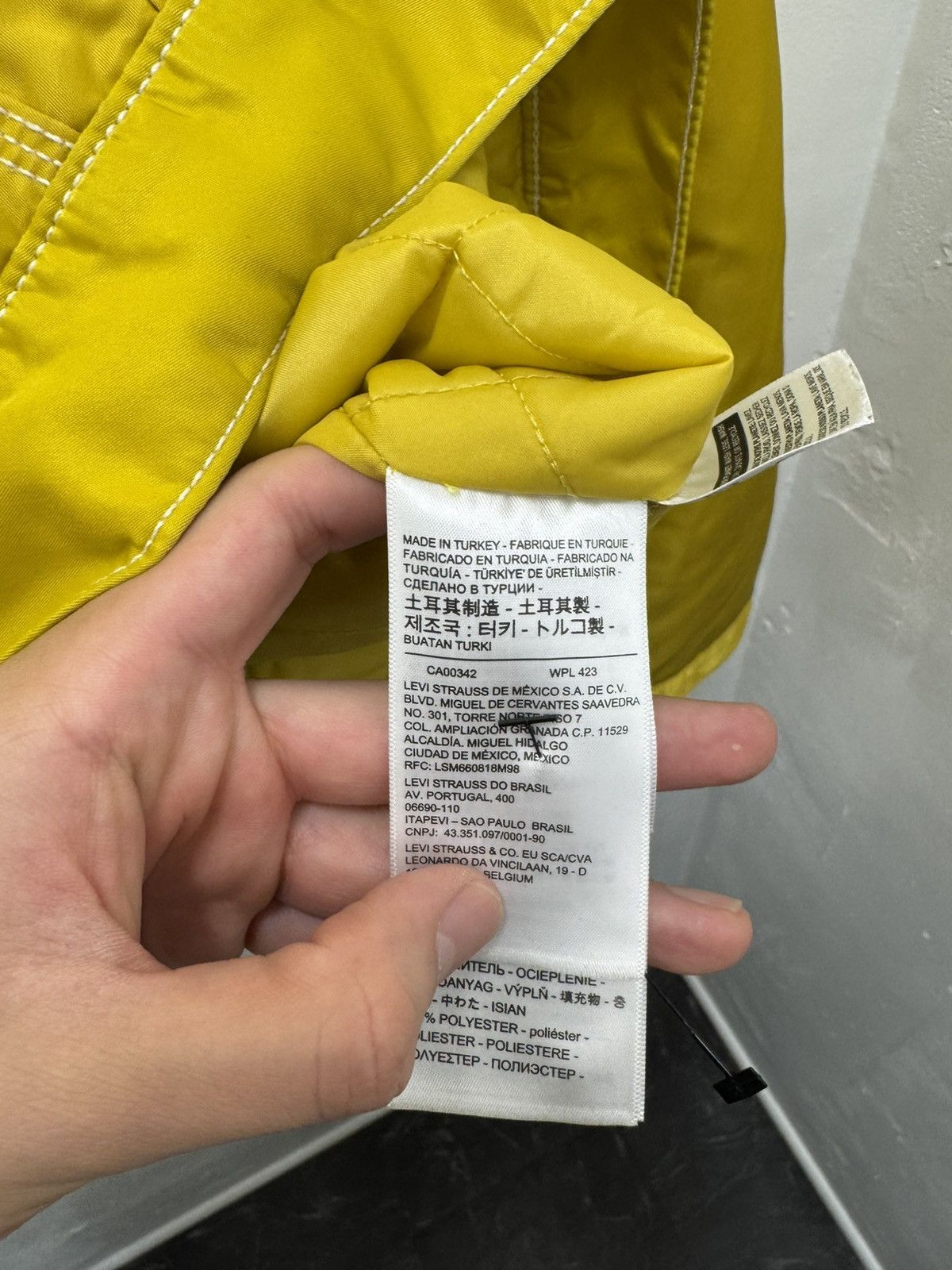 Supreme Supreme X Levis Yellow Bomber Size US XL / EU 56 / 4 - 5 Thumbnail