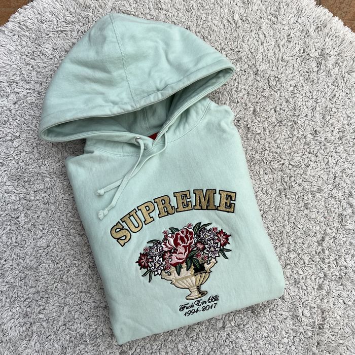 Supreme centerpiece 2025 hoodie ice blue