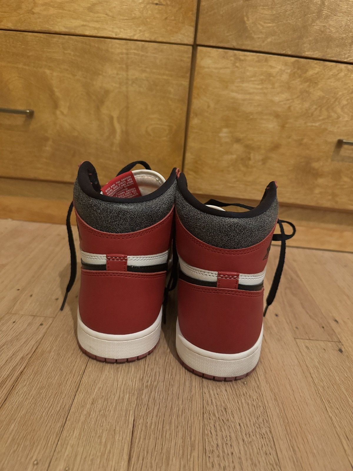 Jordan Brand Jordan 1 Retro High OG Chicago Lost and Found sz. 11 Size US 11 / EU 44 - 5 Thumbnail