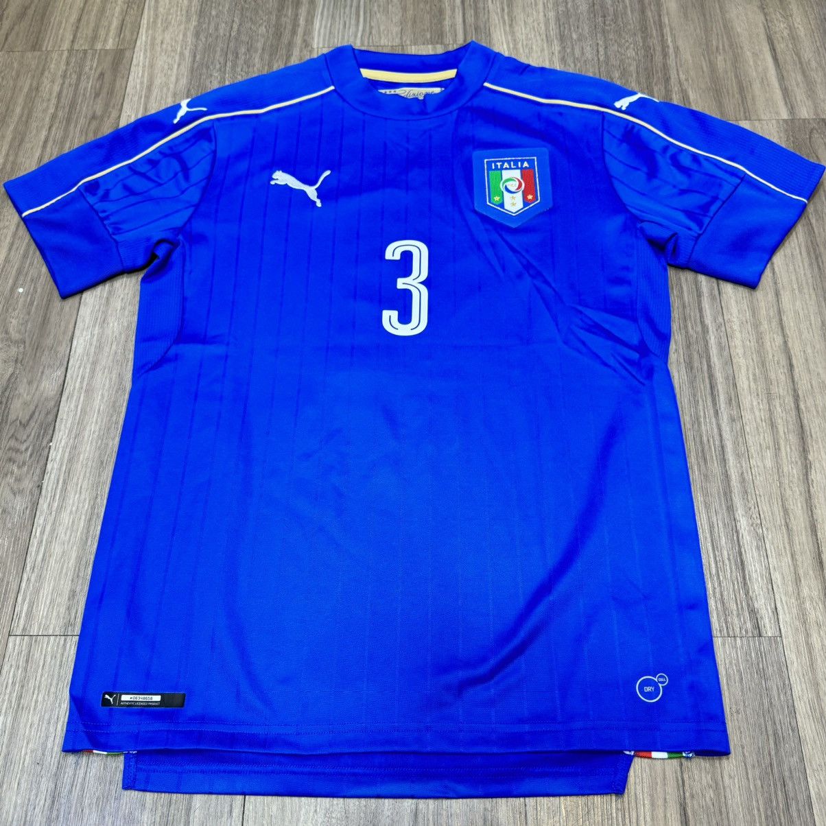 Puma Italy 16/17 home shirt #3 Chiellini Size US S / EU 44-46 / 1 - 1 Thumbnail
