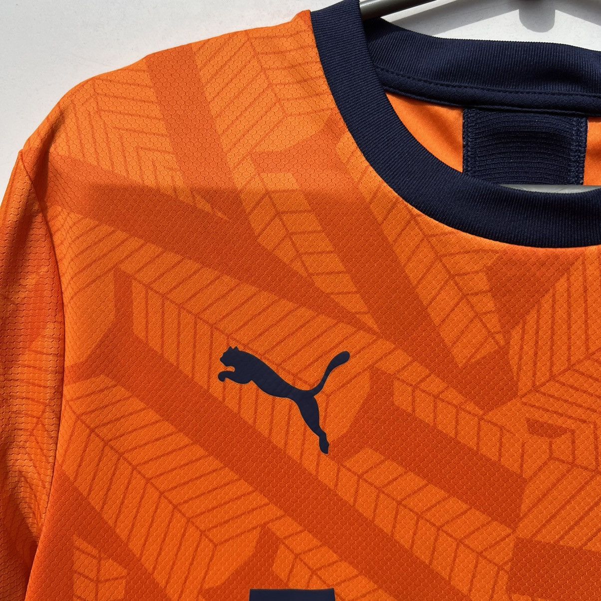 Puma NEWCASTLE UNITED 2019 2020 FOOTBAL SHIRT SOCCER JERSEY PUMA Size US M / EU 48-50 / 2 - 3 Thumbnail