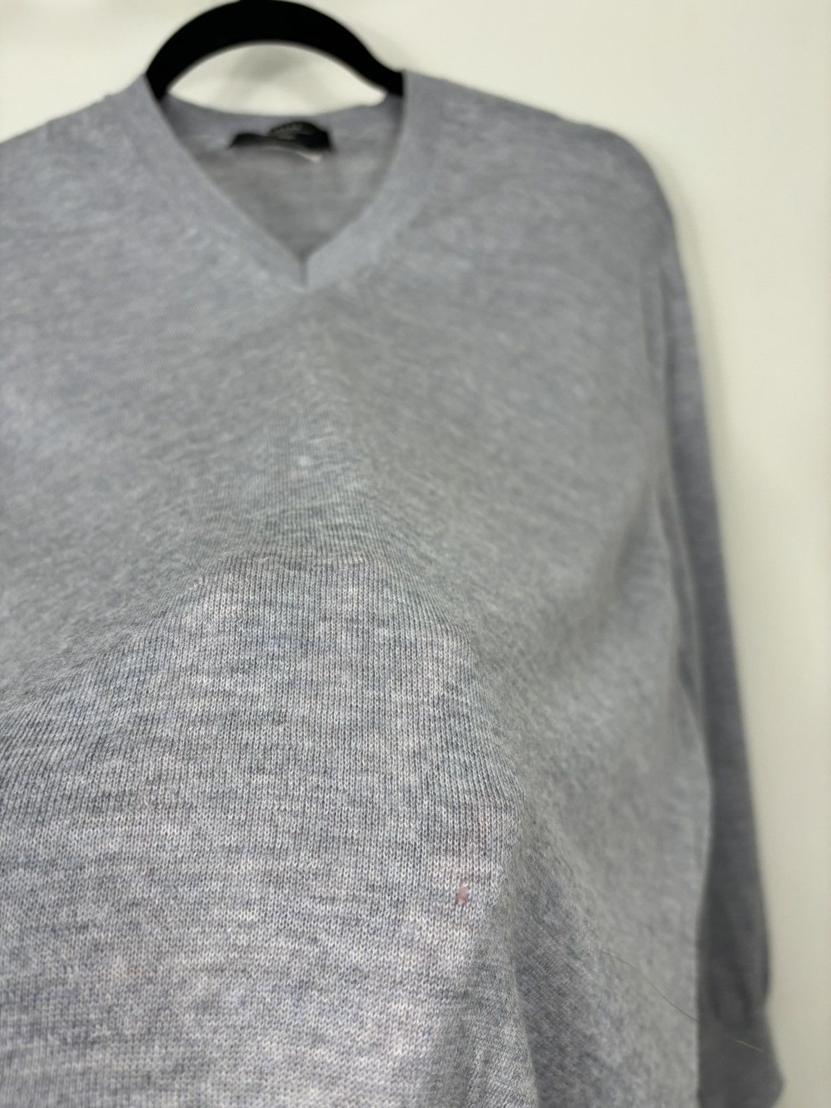 Weekend Max Mara Max Mara Plain Gray Classic Women’s Luxury V-Neck Sweater Size S / US 4 / IT 40 - 8 Thumbnail