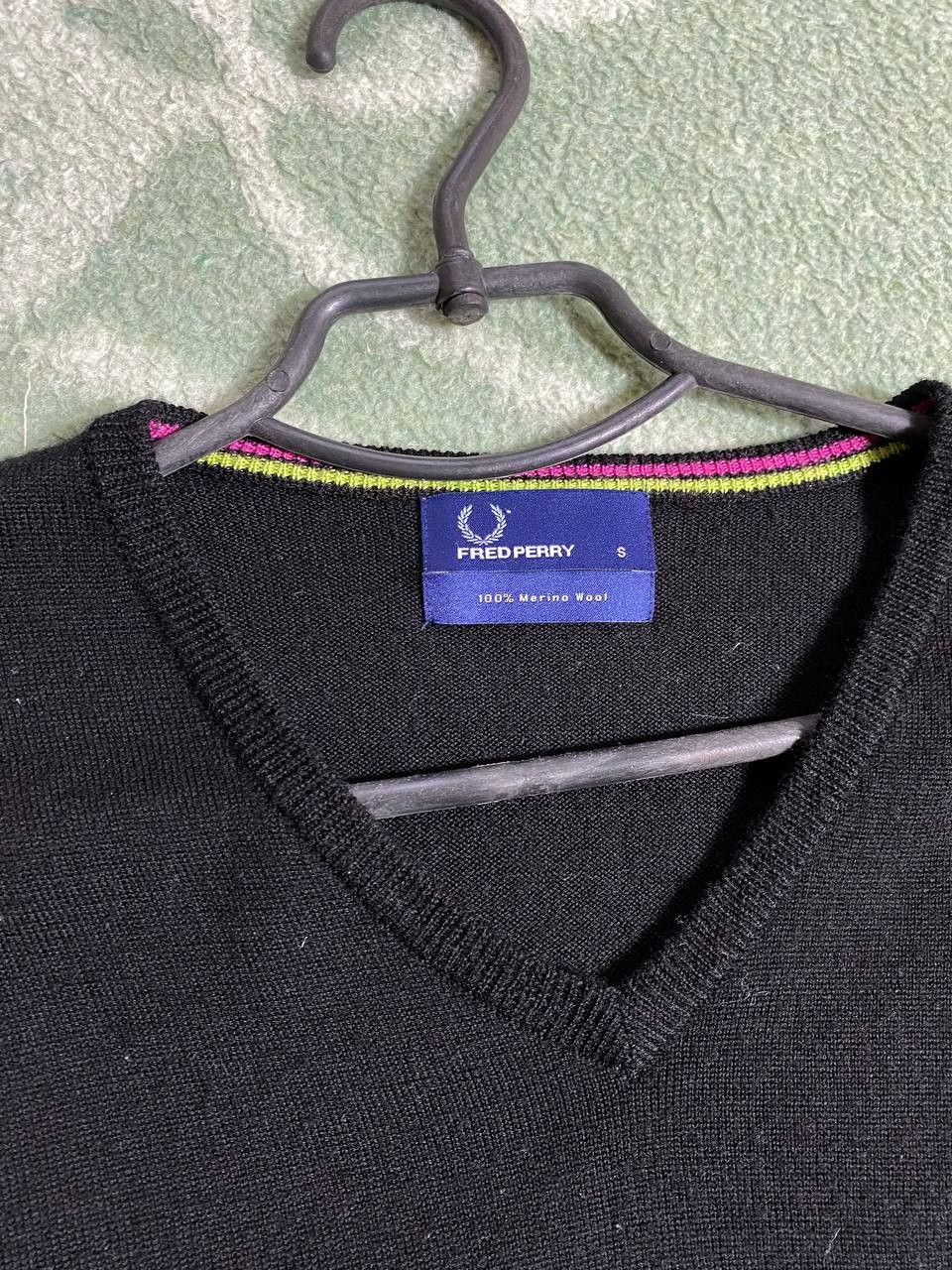 Fred Perry Vintage Fred Perry Sweatshirt Pullover Logo 90s Y2K Size US S / EU 44-46 / 1 - 2 Thumbnail