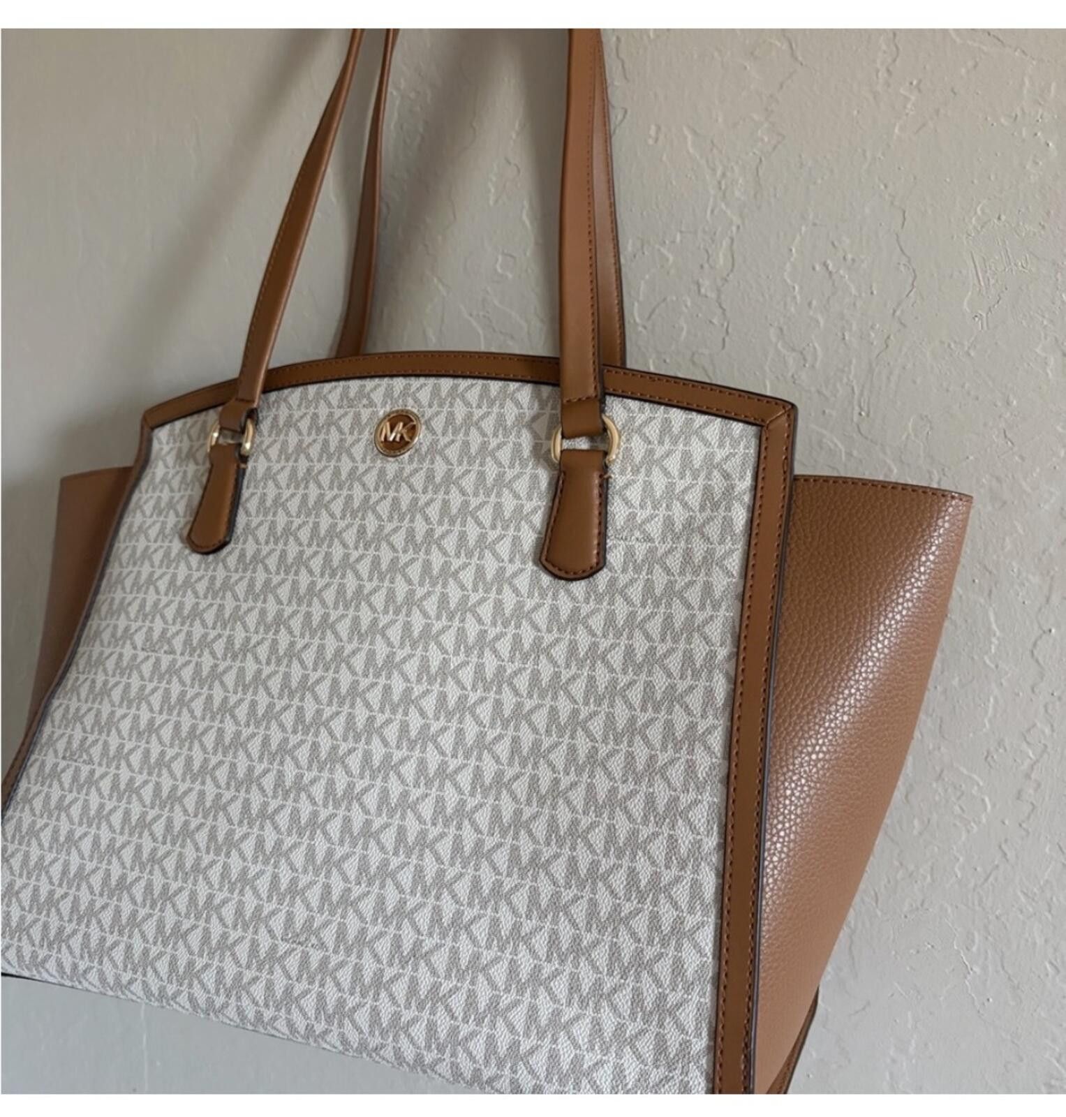 Michael Kors Michael Kors White and Tan Tote Bag Size ONE SIZE - 2 Thumbnail