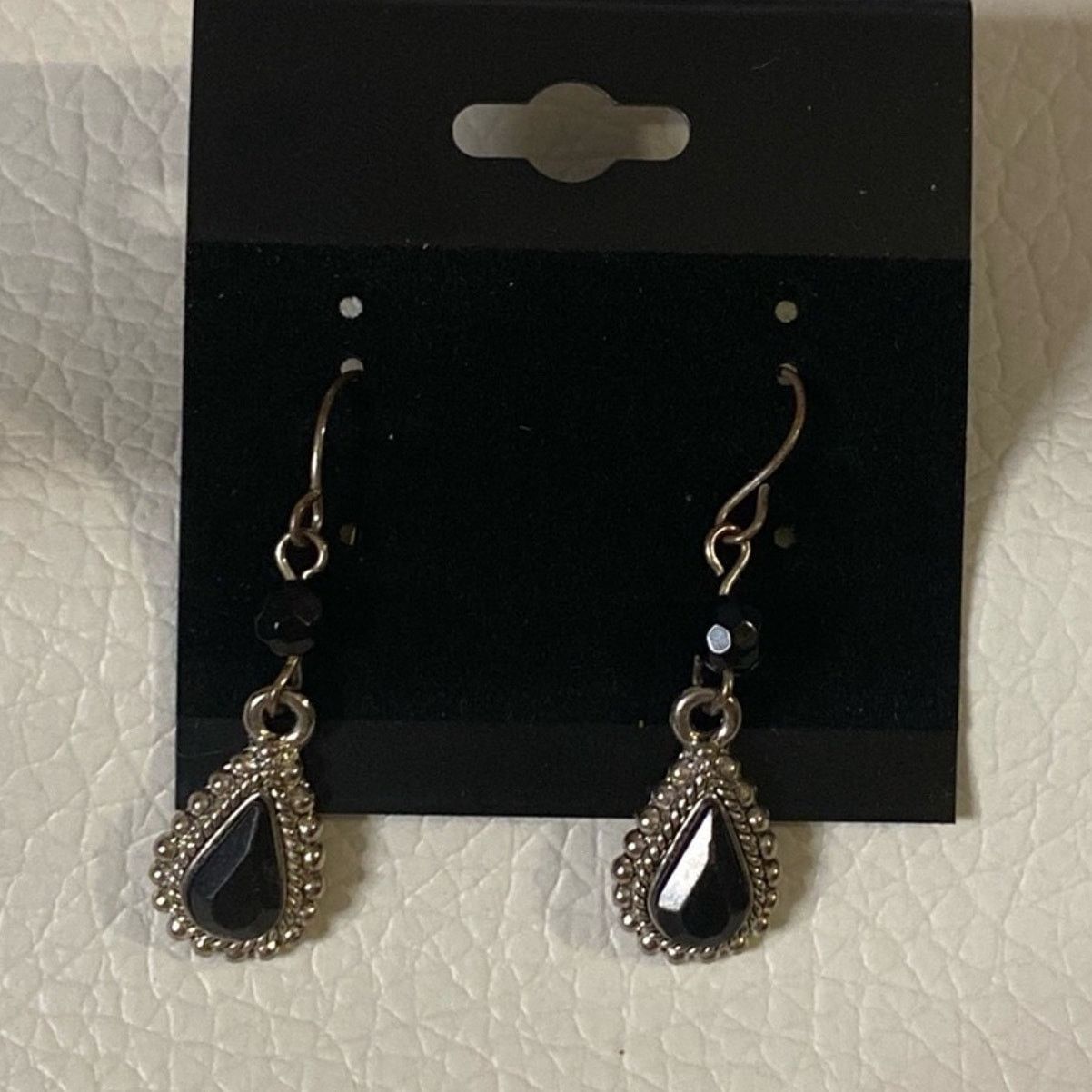 Vintage Silver Tone Black Teardrop Dangle Earrings Gothic Minimal Size ONE SIZE - 1 Thumbnail