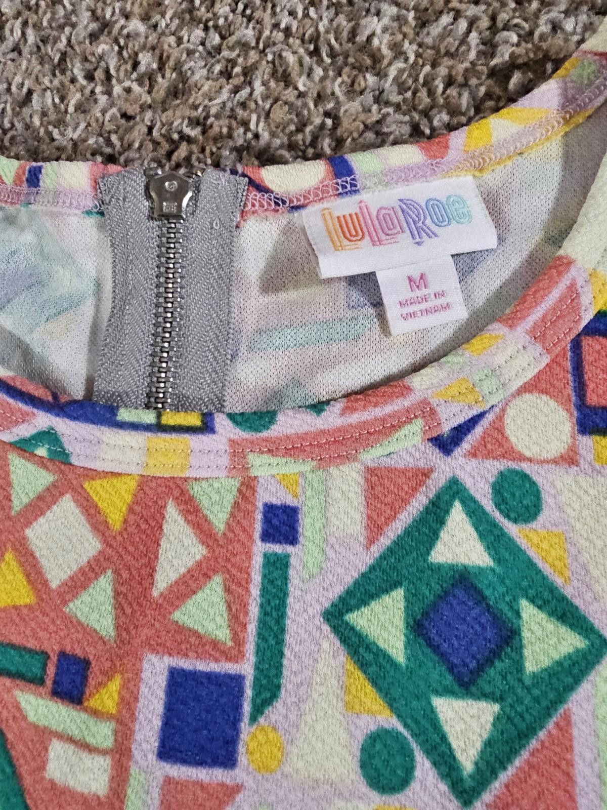 Other NWT LuLaRoe Dress Medium Amelia Yellow Short Sleeve Pleated Size M / US 6-8 / IT 42-44 - 3 Thumbnail