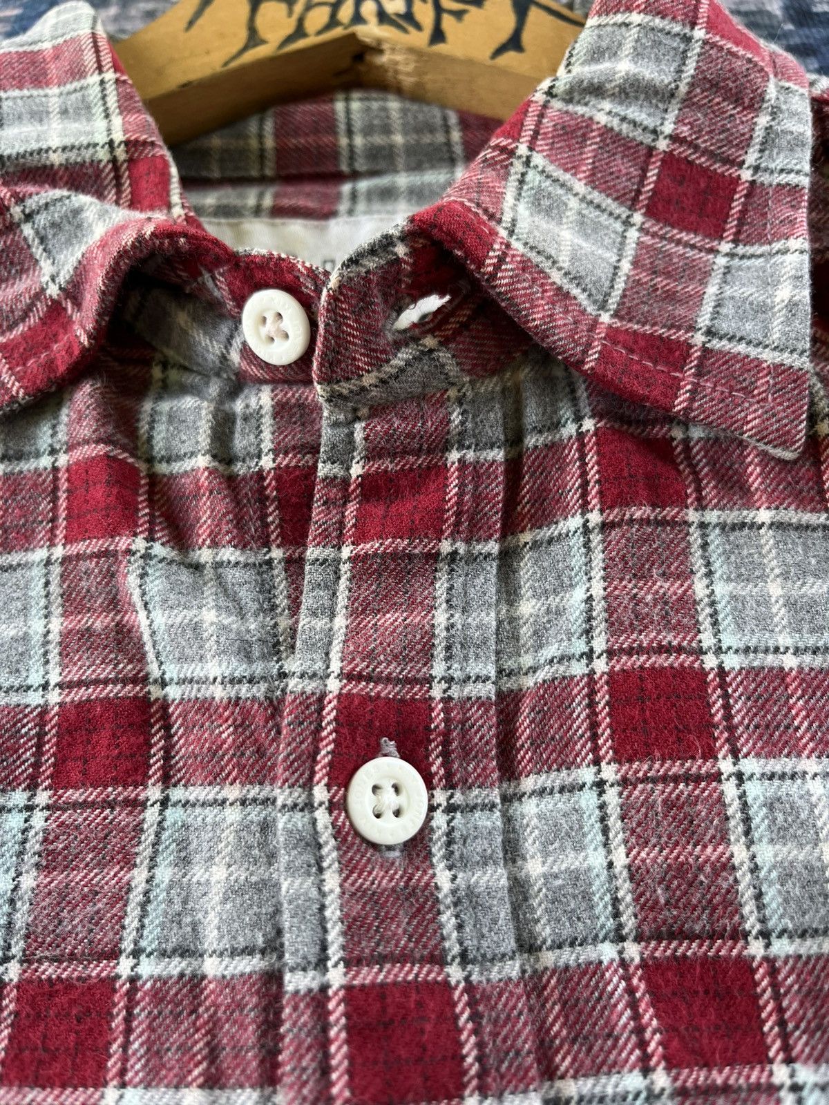 GU × Japanese Brand × Kim Jones Kim Jones AW 06 GU Backhit Spell Out Shirt Button Up Size US S / EU 44-46 / 1 - 6 Thumbnail