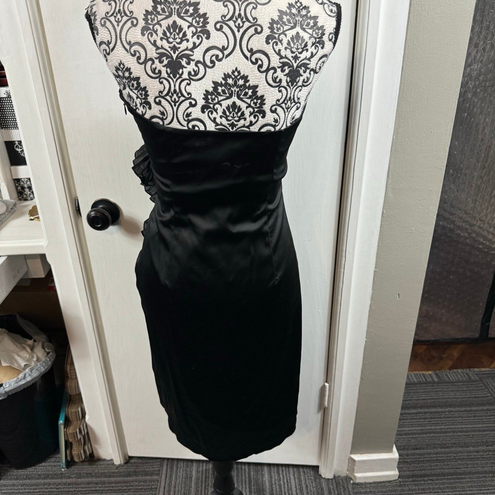 Ted Baker Ted Baker London satin strapless ruffle ruched dress FLAWED Size M / US 6-8 / IT 42-44 - 6 Thumbnail